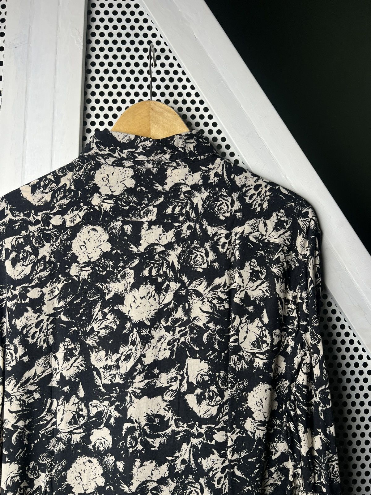 Saint Laurent Paris Saint Laurent Anthony Vaccarello Floral Silk Shirt Size US L / EU 52-54 / 3 - 3 Thumbnail