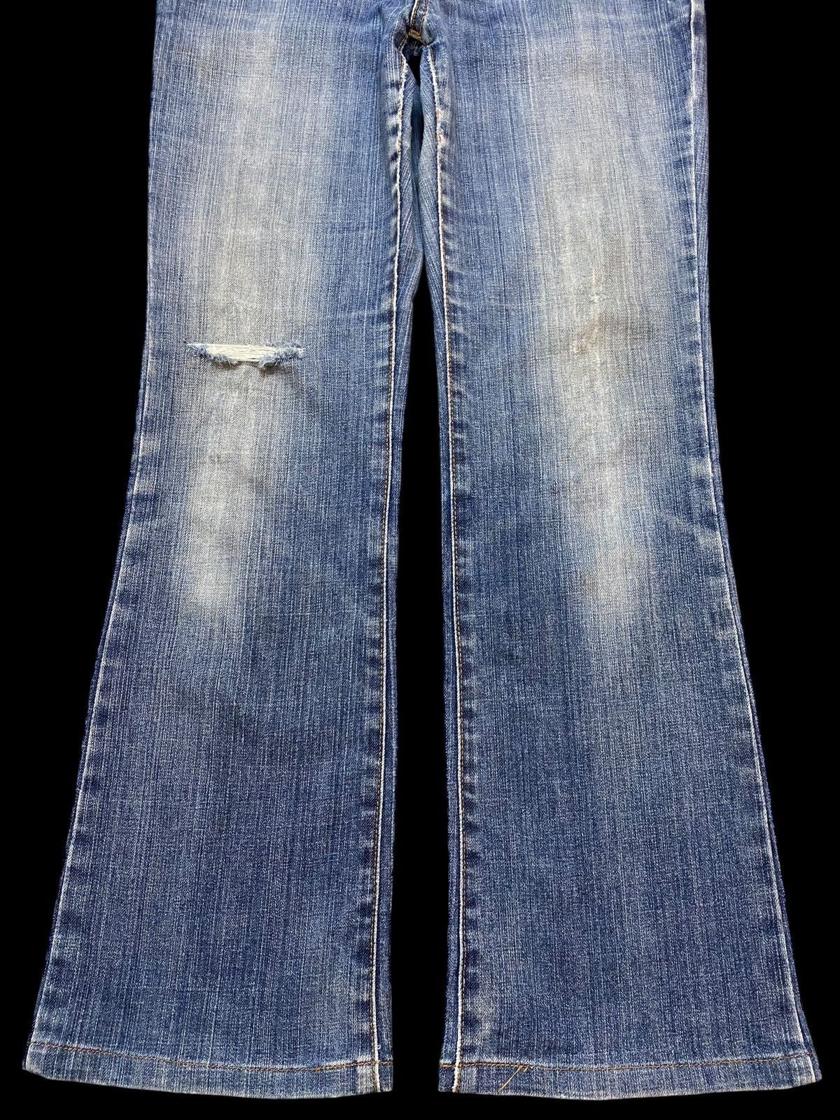 Japanese Brand Vintage Japanese Brand Blue Wash Distressed Flare Jeans Size US 28 / EU 44 - 5 Thumbnail