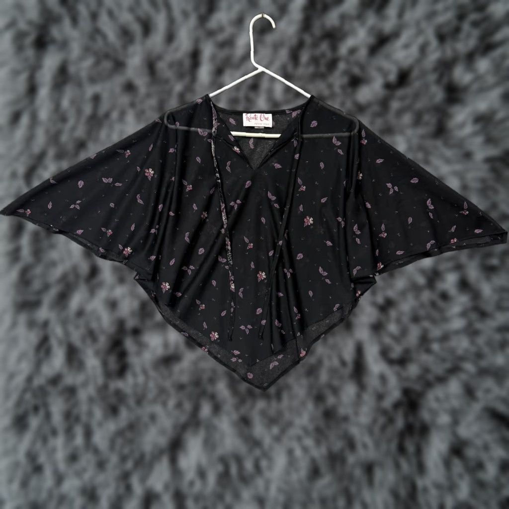 Vintage VTG Route One Poncho Top Womens 10P Black Floral Sheer Kimono Sleeve V-Neck Petite Miss 70s Boho Retro Union Made Size L / US 10 / IT 46 - 1 Thumbnail