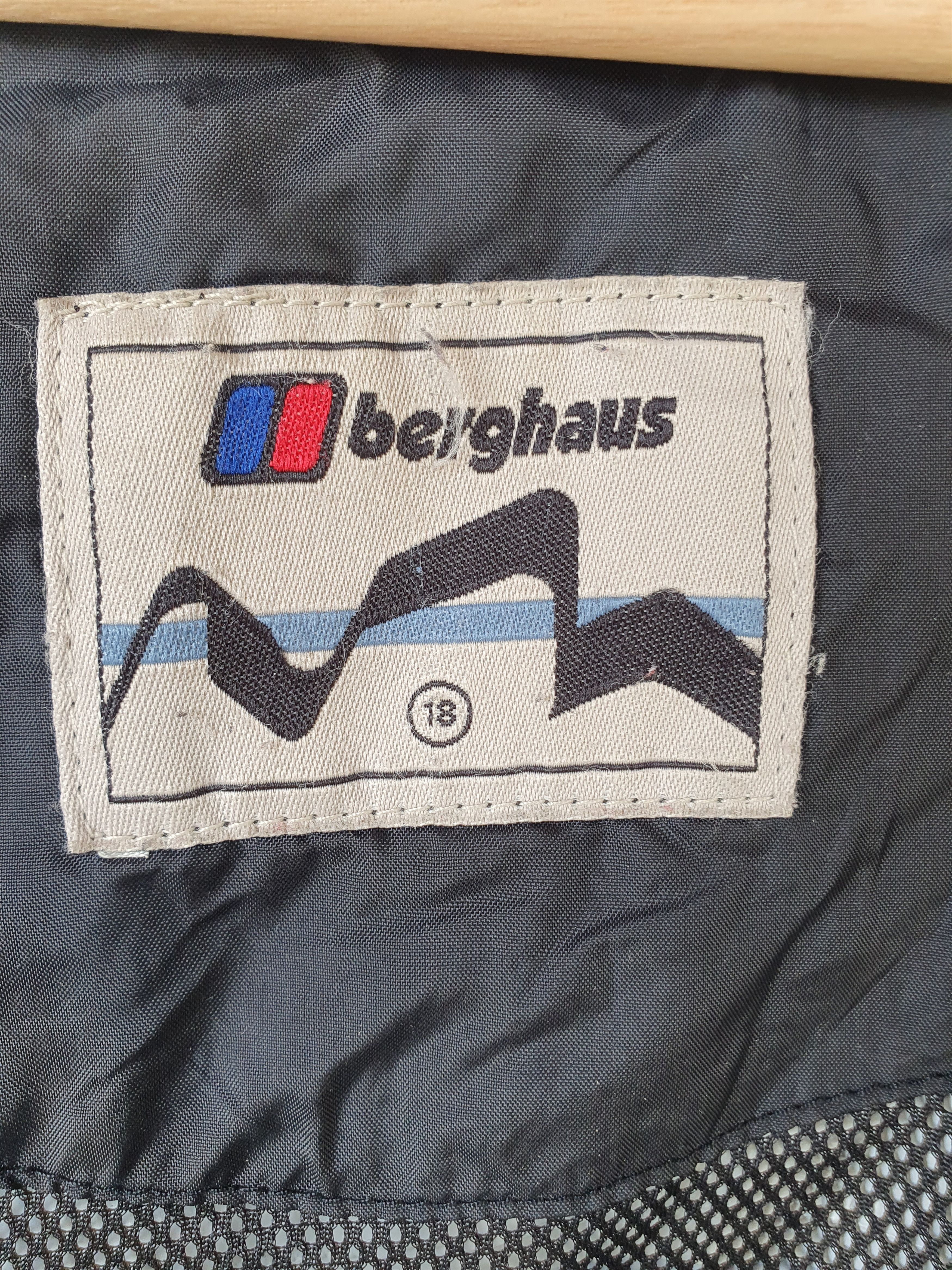 Berghaus Berghaus Aqua Foil Shell Jacket Lightweigh hooded sz L Size US L / EU 52-54 / 3 - 19 Thumbnail
