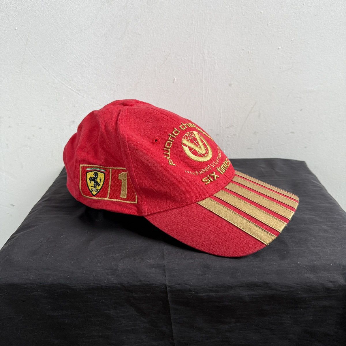 Ferrari × Formula 1 Formula 1 Word Champion Six Times Michael Schumacher Red Cap Size ONE SIZE - 2 Thumbnail