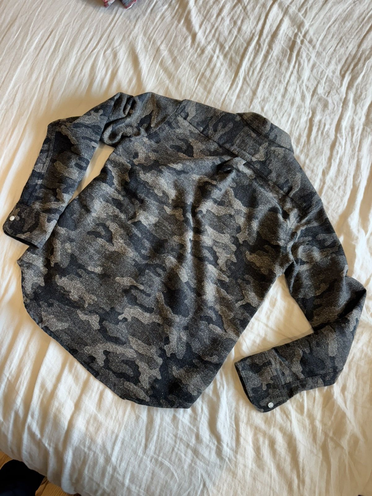 Rogue Territory Rogue territory camo button up very soft small Size US S / EU 44-46 / 1 - 2 Thumbnail