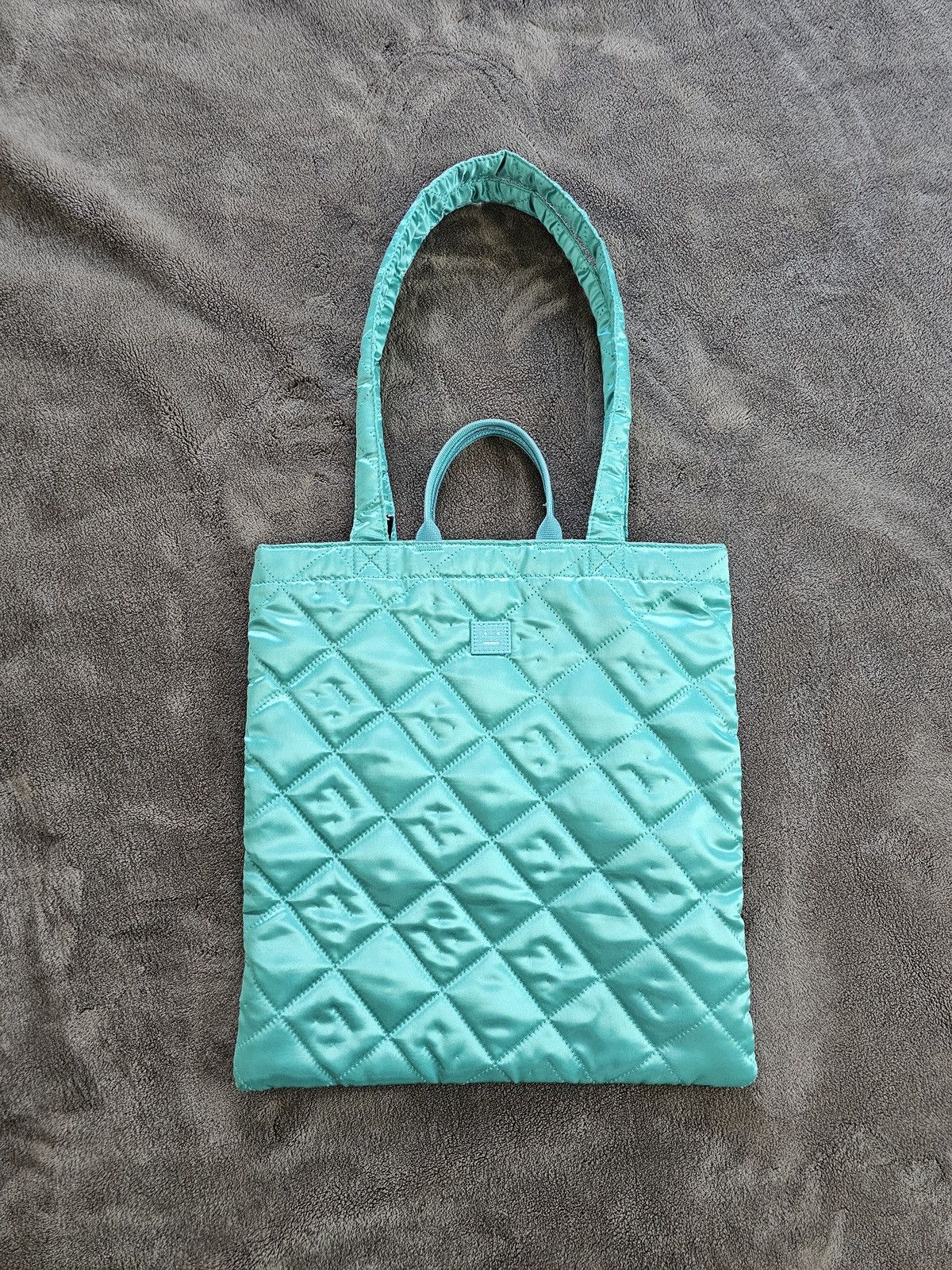 Acne Studios Quilted Face Logo Satin Tote Bag in Jade Green FW21 'Awa' Size ONE SIZE - 1 Thumbnail