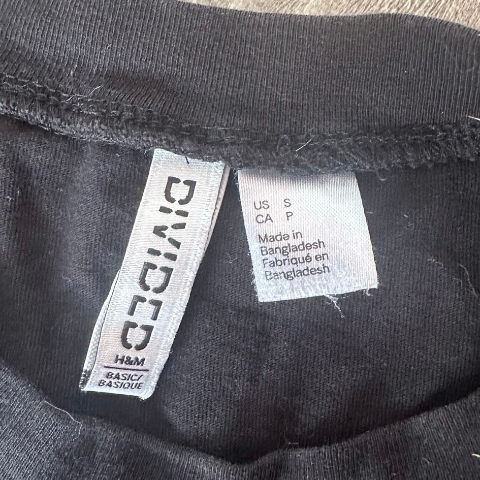 Other divided h&m black shirt Size S / US 4 / IT 40 - 2 Thumbnail