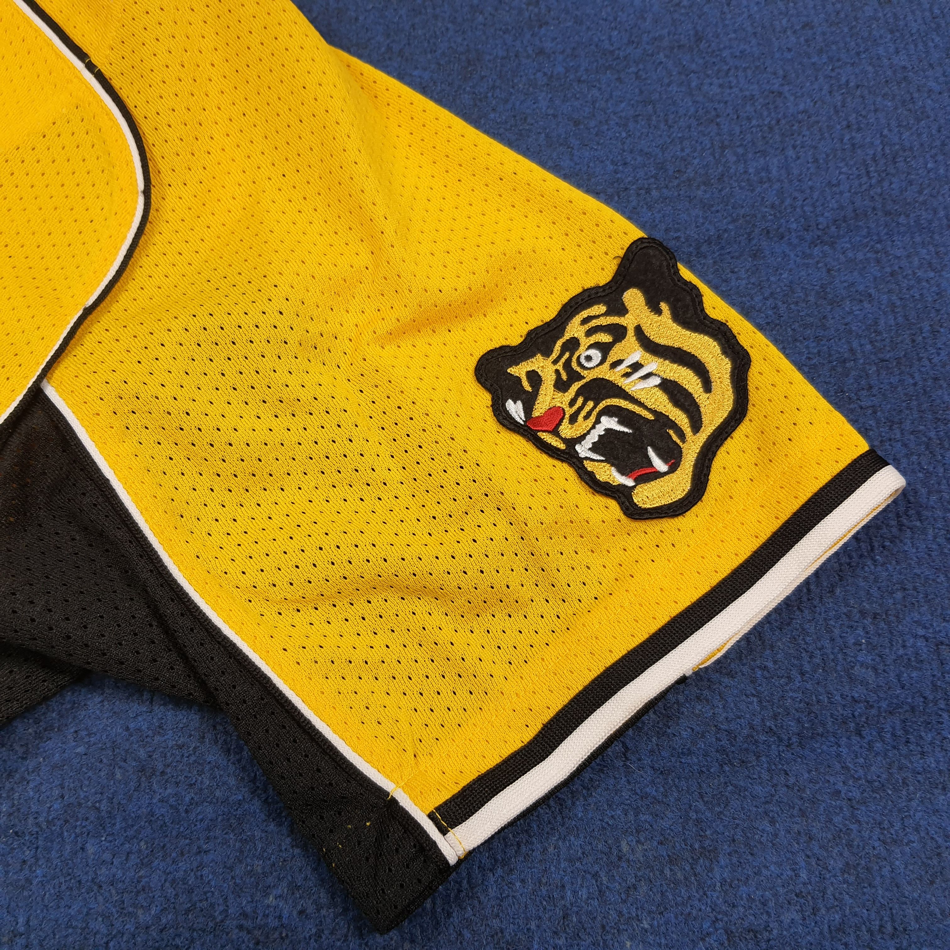 Mizuno Hanshin Tigers Japan Baseball Jersey Mizuno C294N28 Size US M / EU 48-50 / 2 - 3 Thumbnail