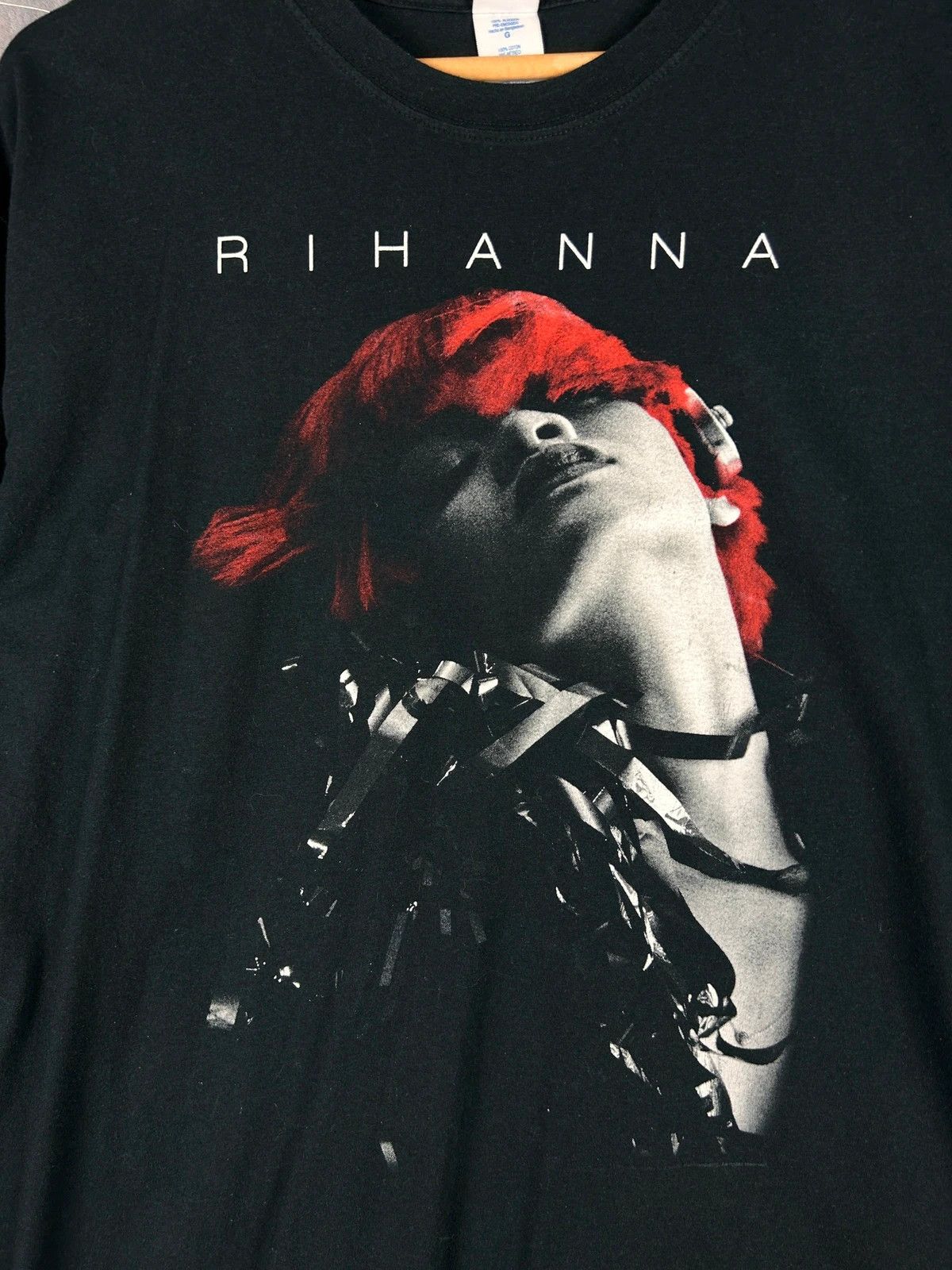 Gildan × Rihanna Rihanna concert tee The Loud Tour from 2011 The O2 Size US L / EU 52-54 / 3 - 3 Thumbnail