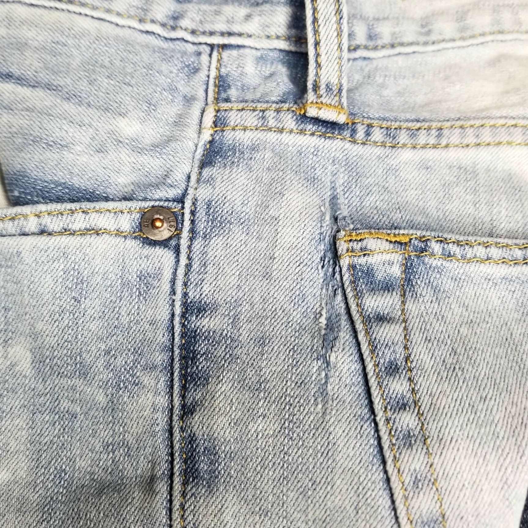 American Eagle Outfitters American Eagle Outfitters Jeans Women's Skinny Distressed Acid Wash Light Blue 28/30 Womens Size 28" / US 6 / IT 42 - 8 Thumbnail