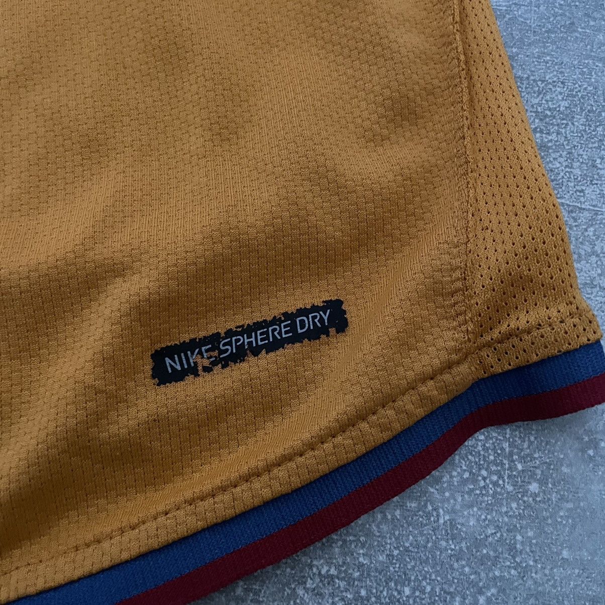 Nike Nike Barcelona Jersey 2006 2007 Vintage Shirt tee Messi pro Size US L / EU 52-54 / 3 - 4 Thumbnail
