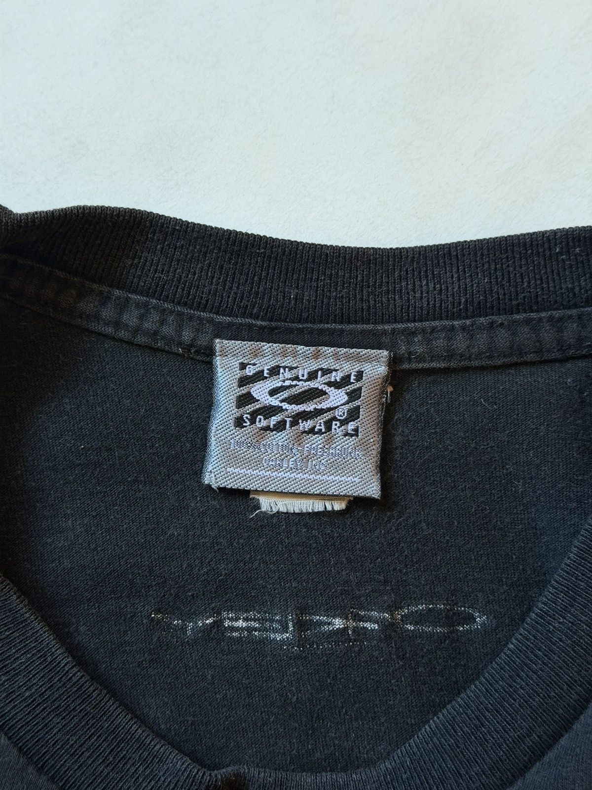 Oakley Oakley Surfing Board Vintage Faded T Shirt Genuine Software Size US L / EU 52-54 / 3 - 6 Thumbnail