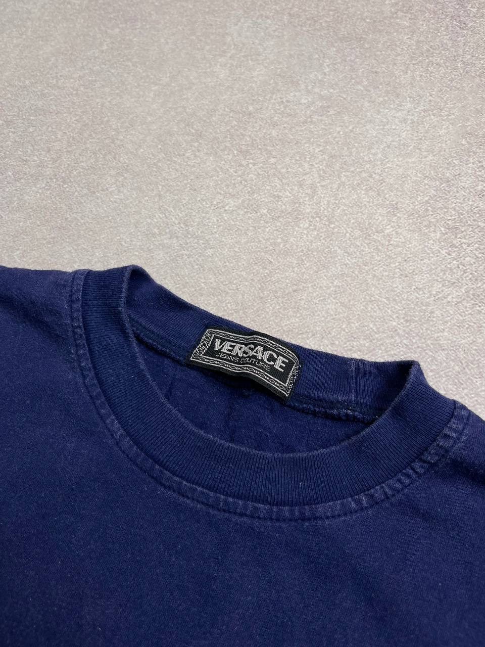 Vintage Vintage Versace Medusa Embroidey Boxy T-shirt Y2K L Size US L / EU 52-54 / 3 - 3 Thumbnail