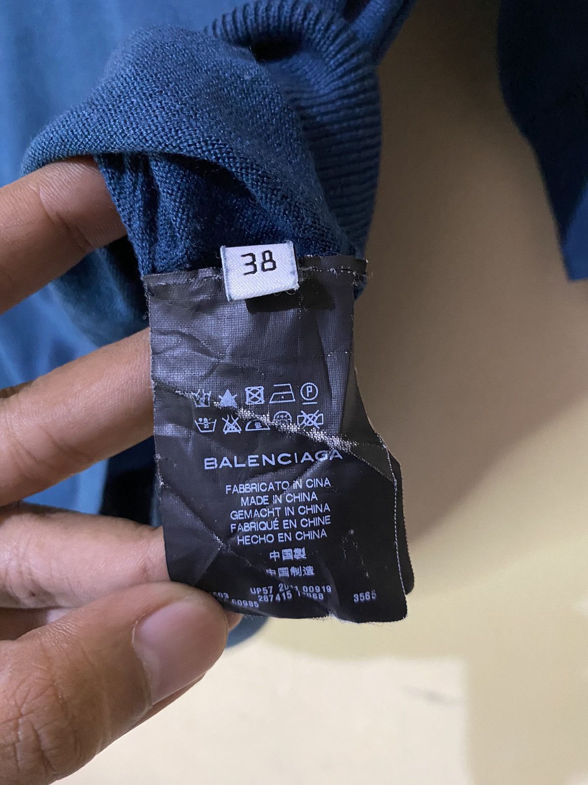 Balenciaga 2013 Balenciaga Knitwear V-Neck Size XS / US 0-2 / IT 36-38 - 6 Thumbnail