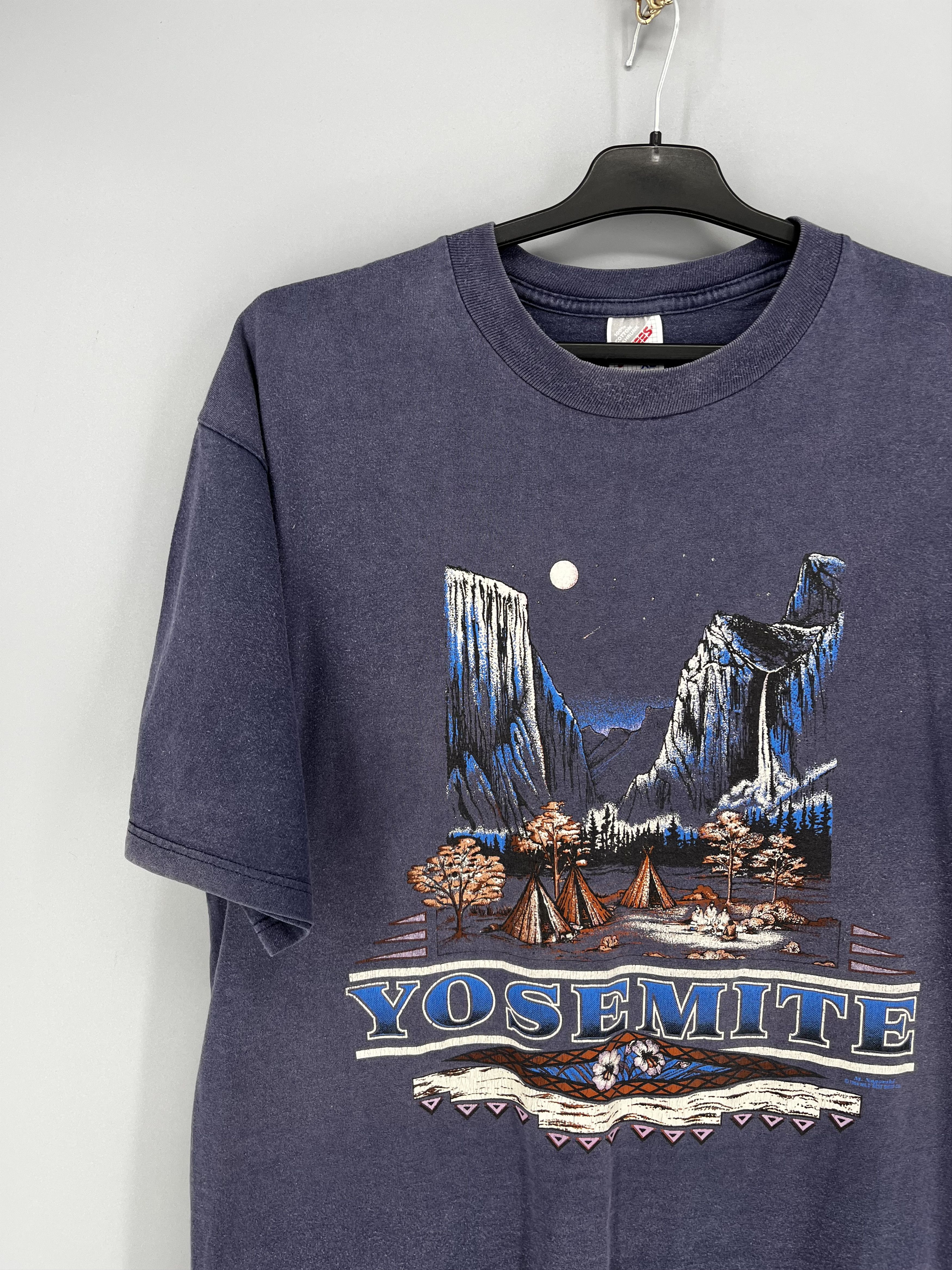 Vintage Vintage Yosemite Park Mountain Camp Moon Graphic Purple Size US XL / EU 56 / 4 - 4 Thumbnail