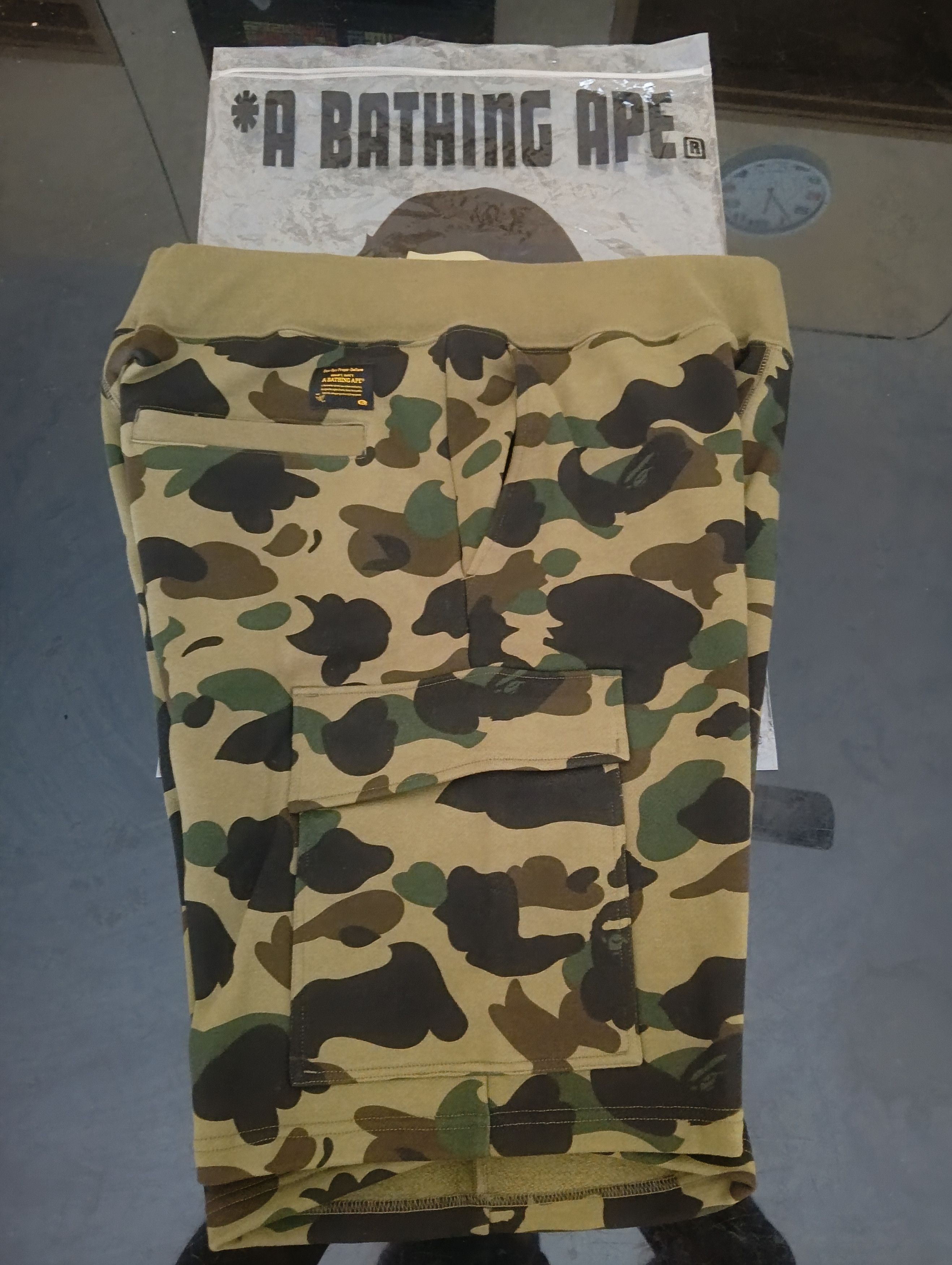 Bape A Bathing Ape 1st Camo 6's Pocket Shorts Size US 36 / EU 52 - 3 Thumbnail