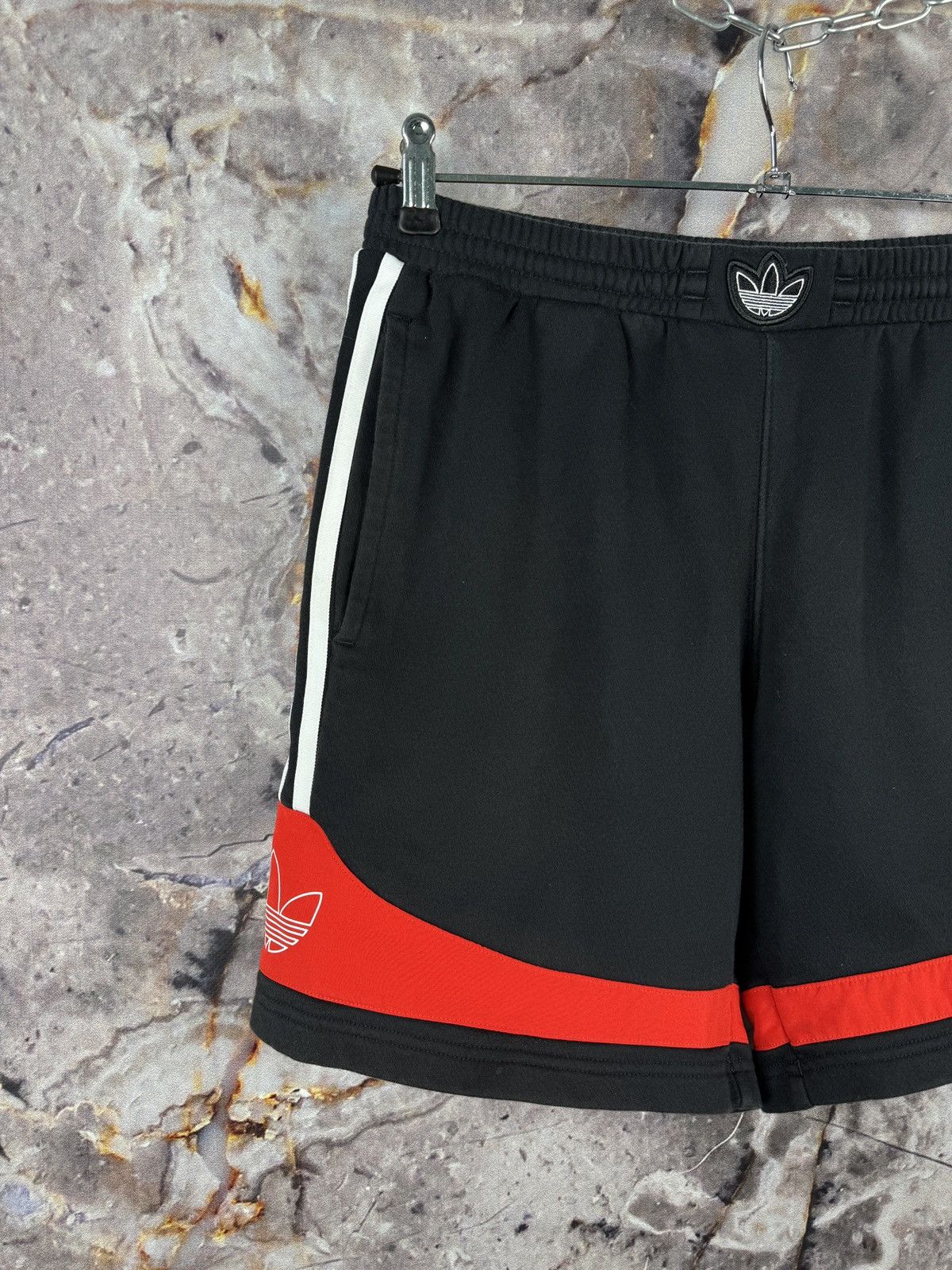 Adidas Adidas Originals Trefoil Black Red Athletic Shorts Size M Size US 34 / EU 50 - 2 Thumbnail
