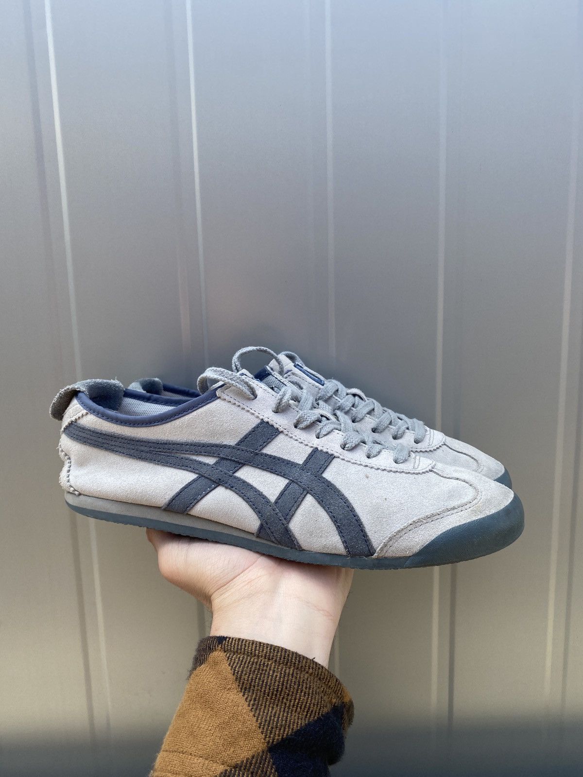 image of Vintage Onitsuka Tiger Mexico 66 Asics Suede Y2K Shoes in Grey, Men's (Size 8)