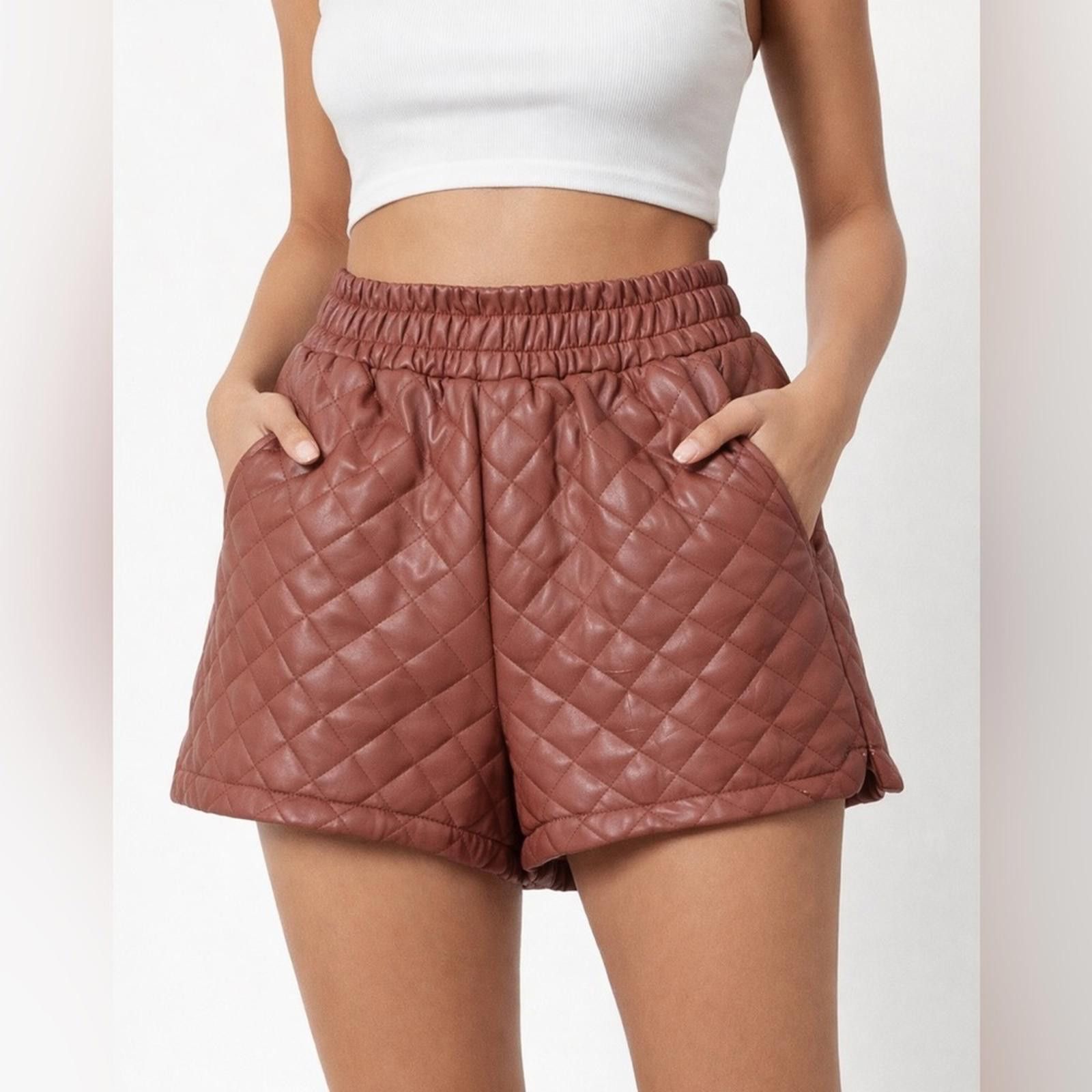 Forever 21 Forever 21 Quilted leather like Shorts XS Barbiecore y2k New Size 26" / US 2 / IT 38 - 1 Thumbnail