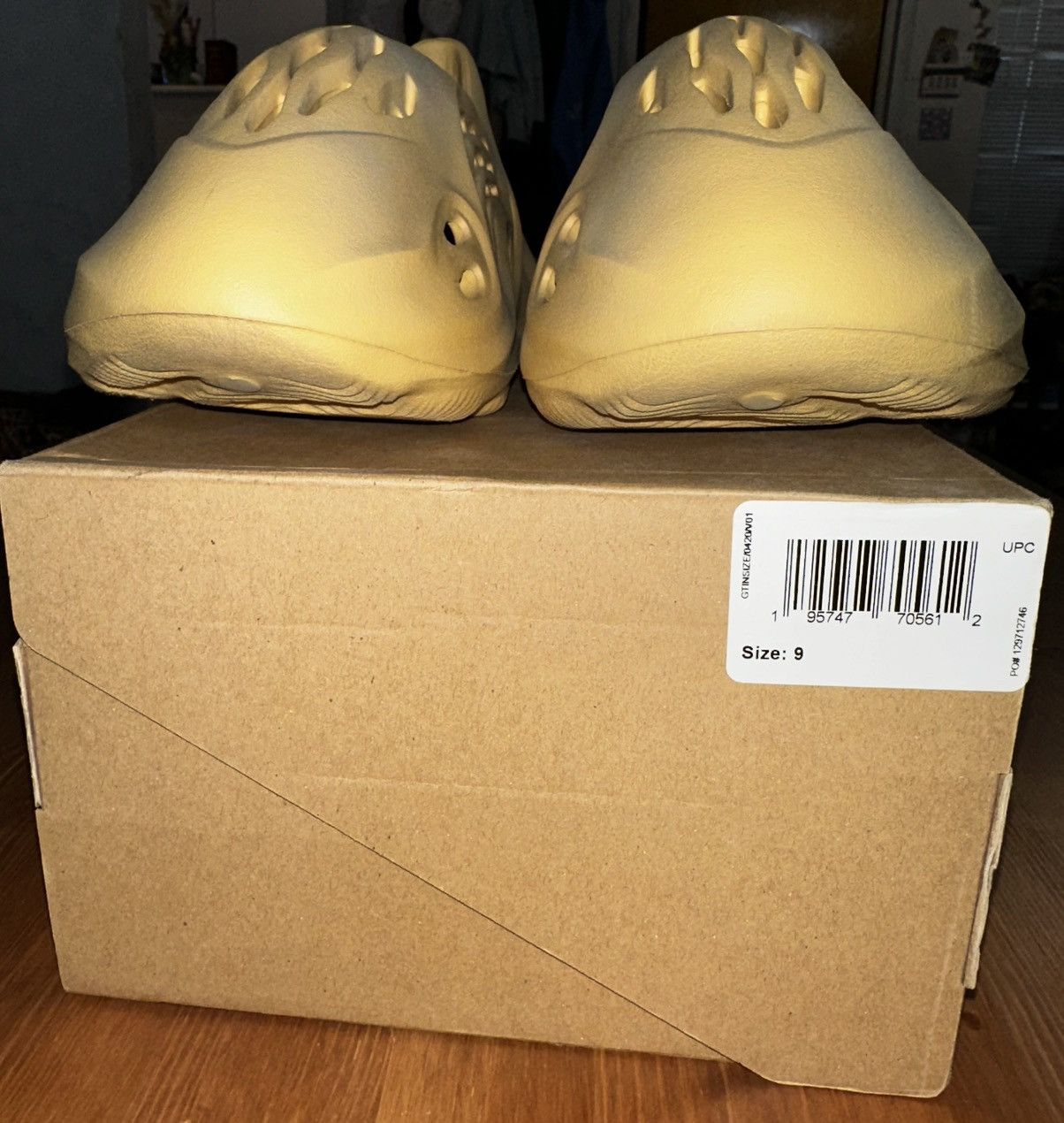 Adidas × Kanye West × Yeezy Yeezy Foam Rnnr Desert Sand Size US 9 / EU 42 - 10 Thumbnail