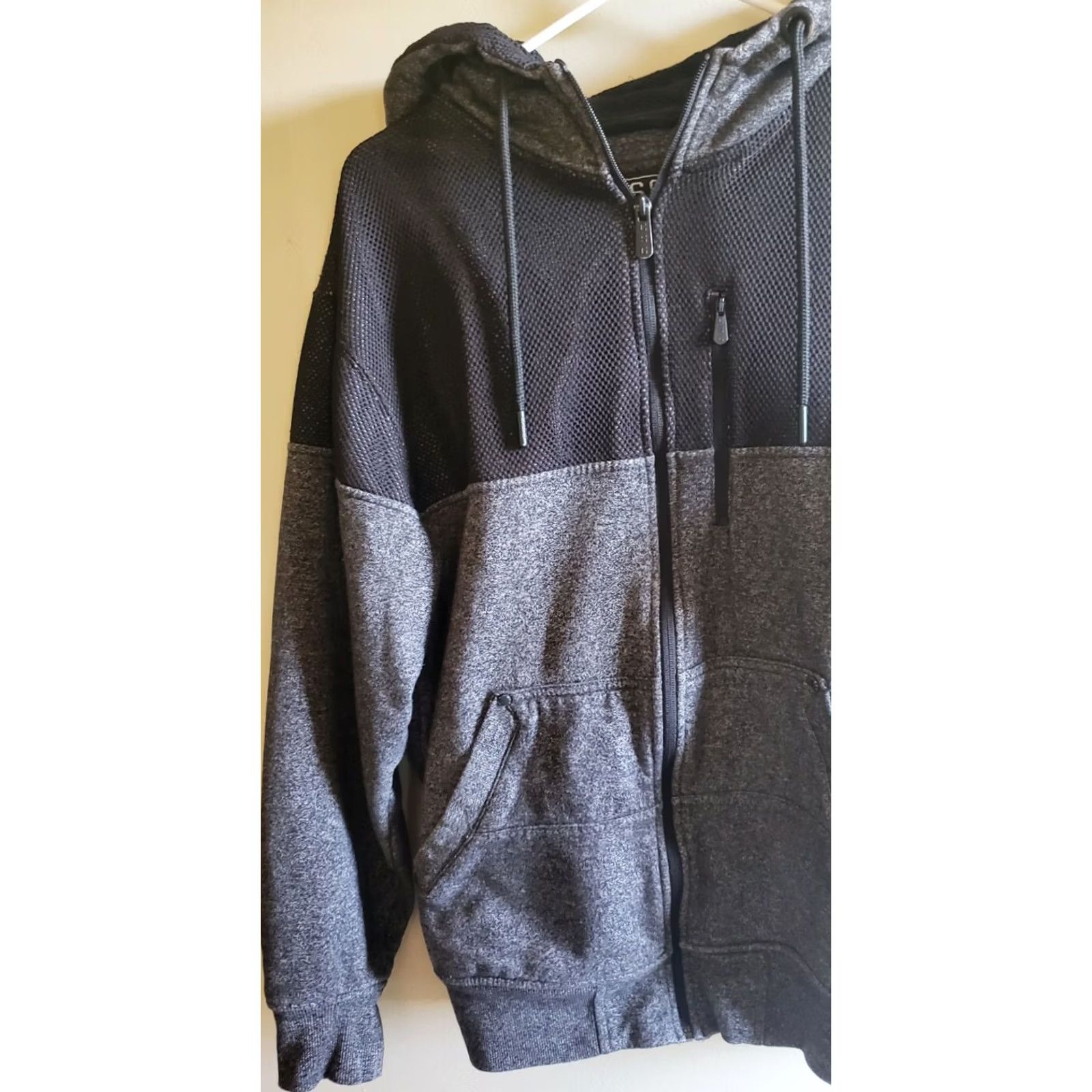 Vintage CSG Hoodie Sweatshirt Men’s L Champs Sports Heather Gray Black Size US L / EU 52-54 / 3 - 4 Thumbnail