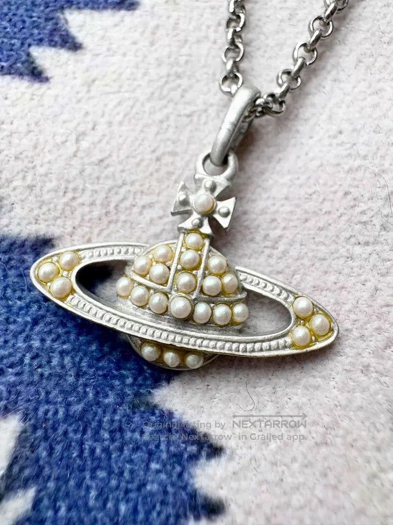 Vivienne Westwood Vivienne Westwood Vintage old school flat pearl Saturn pla Size ONE SIZE - 2 Thumbnail