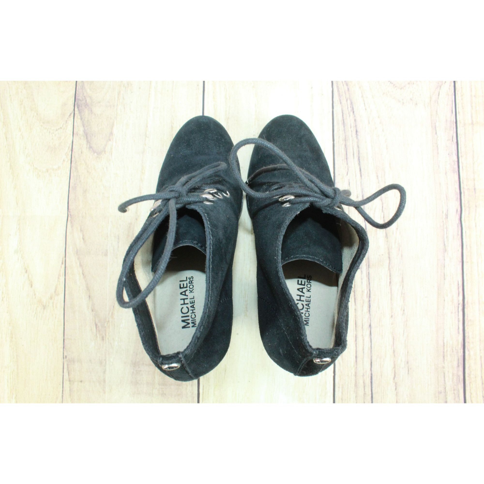 Michael Kors Michael Kors Black Suede Lace-Up Heels Size 6 Size US 6 / IT 36 - 8 Thumbnail