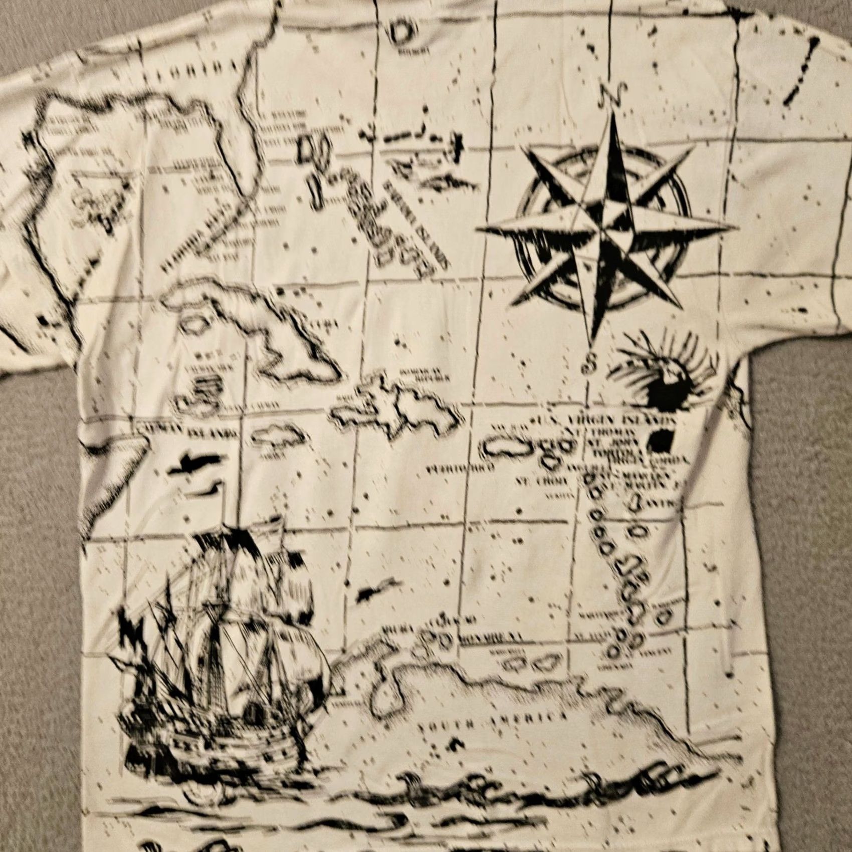 Delta VINTAGE Stanley Michaels AOP Map Caribbean Parrot Pirate Ship Graphic Shirt XL White Stain 29.5 22.5 Inches Mens Size US XL / EU 56 / 4 - 6 Thumbnail