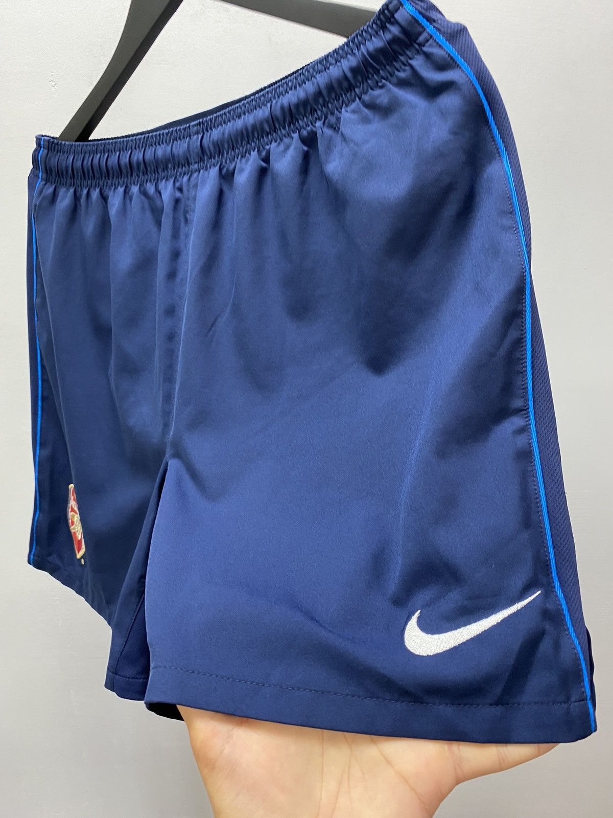 Nike × Vintage Nike Arsenal 2009 2010 Soccer Shorts Football Size US 32 / EU 48 - 7 Thumbnail