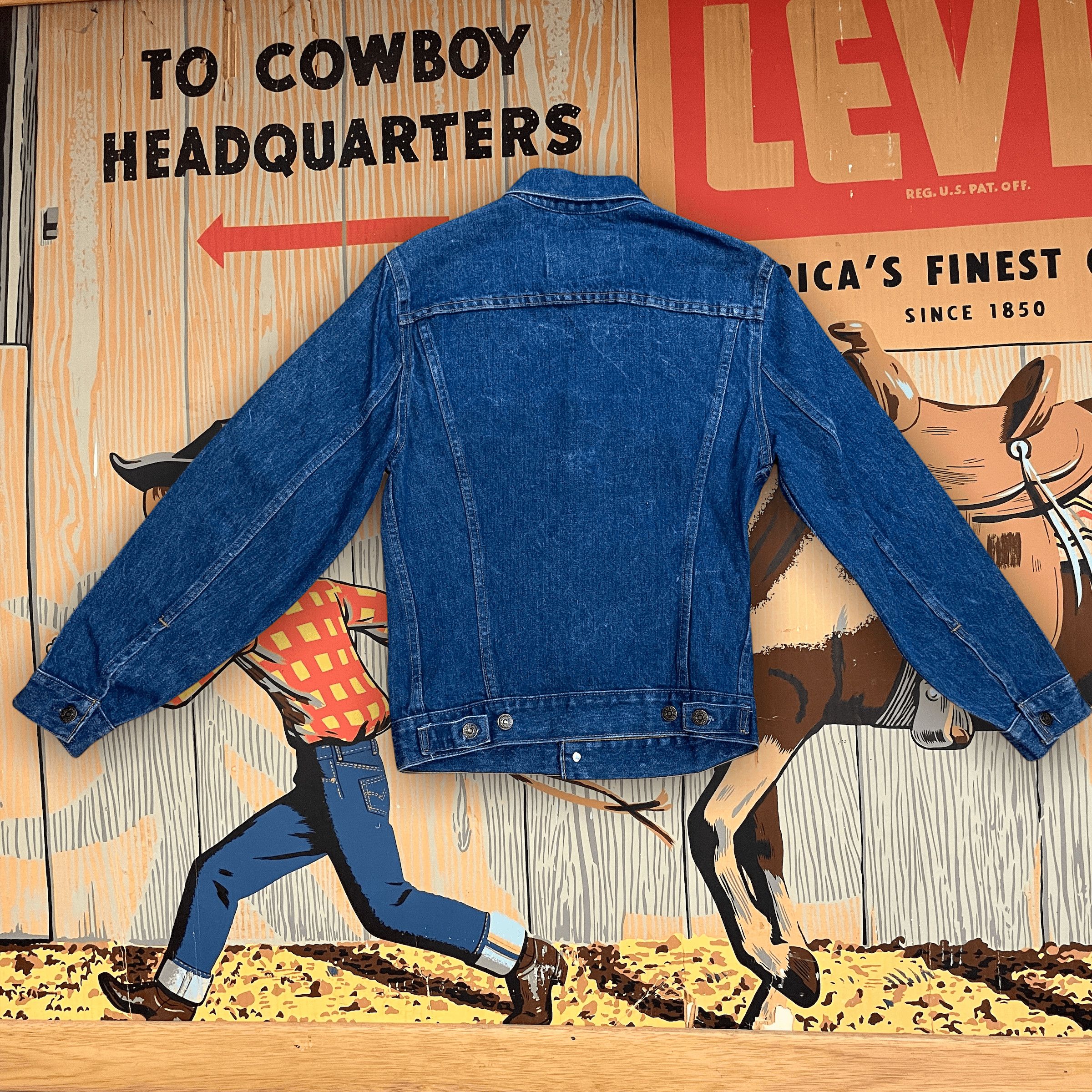 Levi's Levi's Deadstock 2 Pocket Red Tab Mid-Wash Made In Canada Vintage Denim Trucker Jacket Size S Size US S / EU 44-46 / 1 - 2 Thumbnail