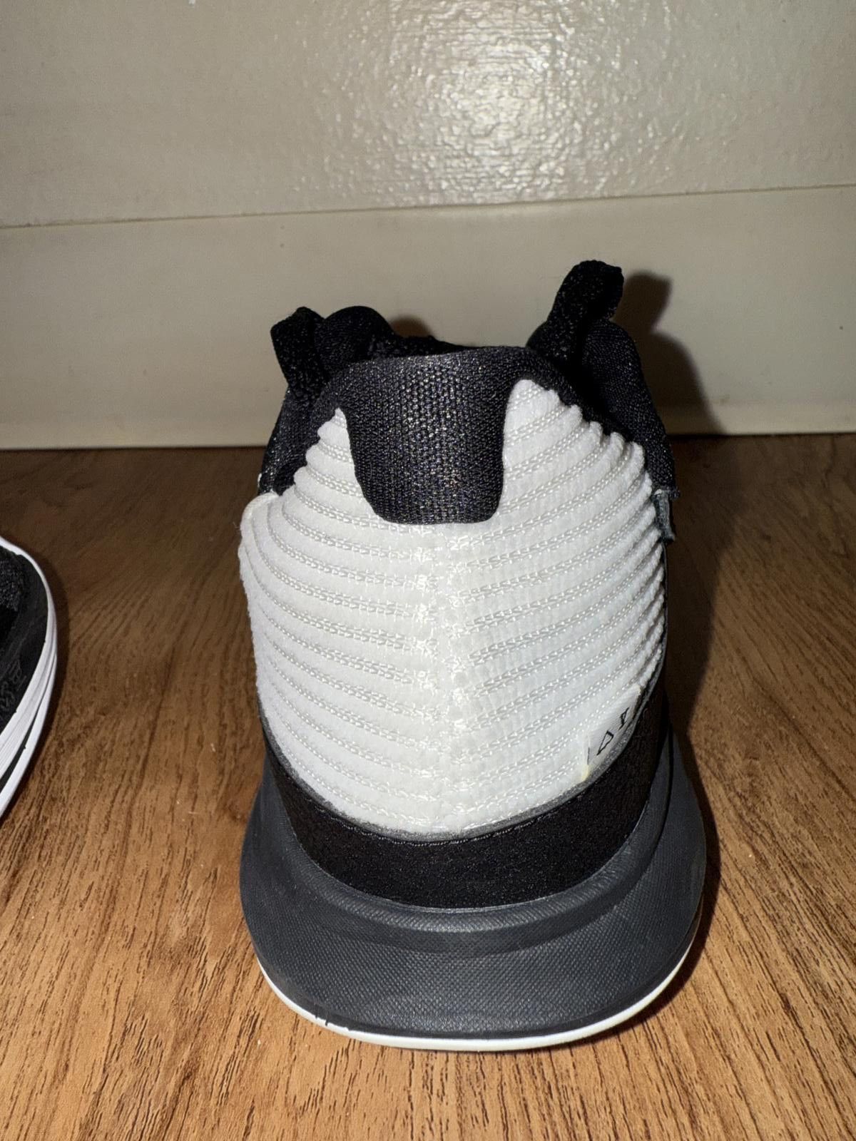 Nike Kyrie 5 Low TB Black White