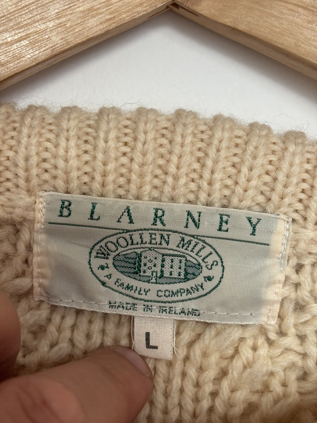 Other Blarney Woollen Mills Cable Knit Aran Sweater Cream Size L Size US L / EU 52-54 / 3 - 2 Thumbnail