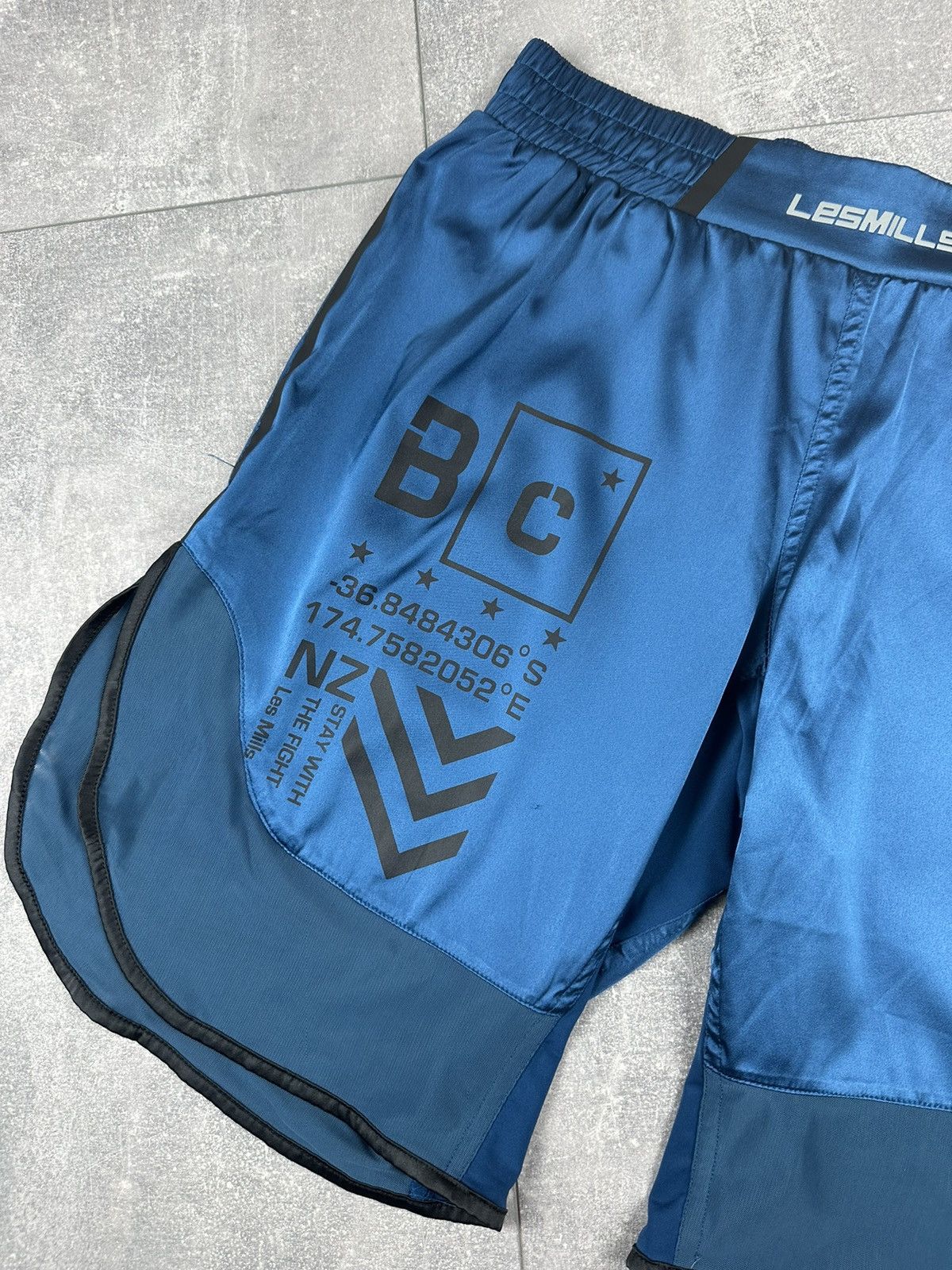 Reebok Reebok Les Mills Boxing Blue Mens Sportswear Short Size US 32 / EU 48 - 4 Thumbnail