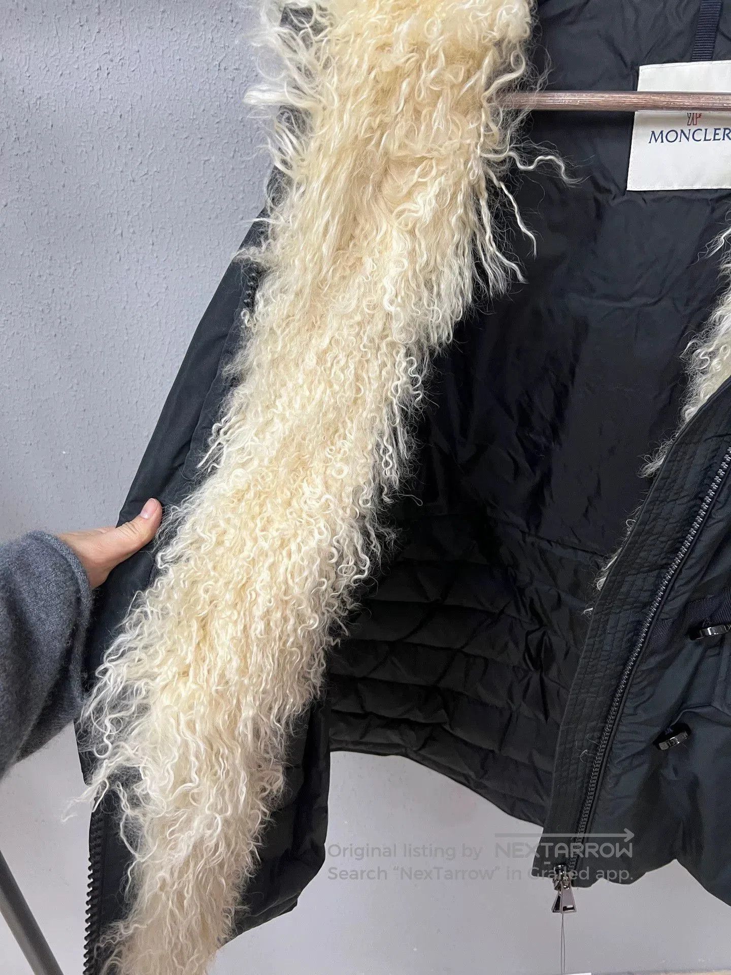 Moncler Moncler Fur Collar Down Jacket. Size XS / US 0-2 / IT 36-38 - 4 Thumbnail