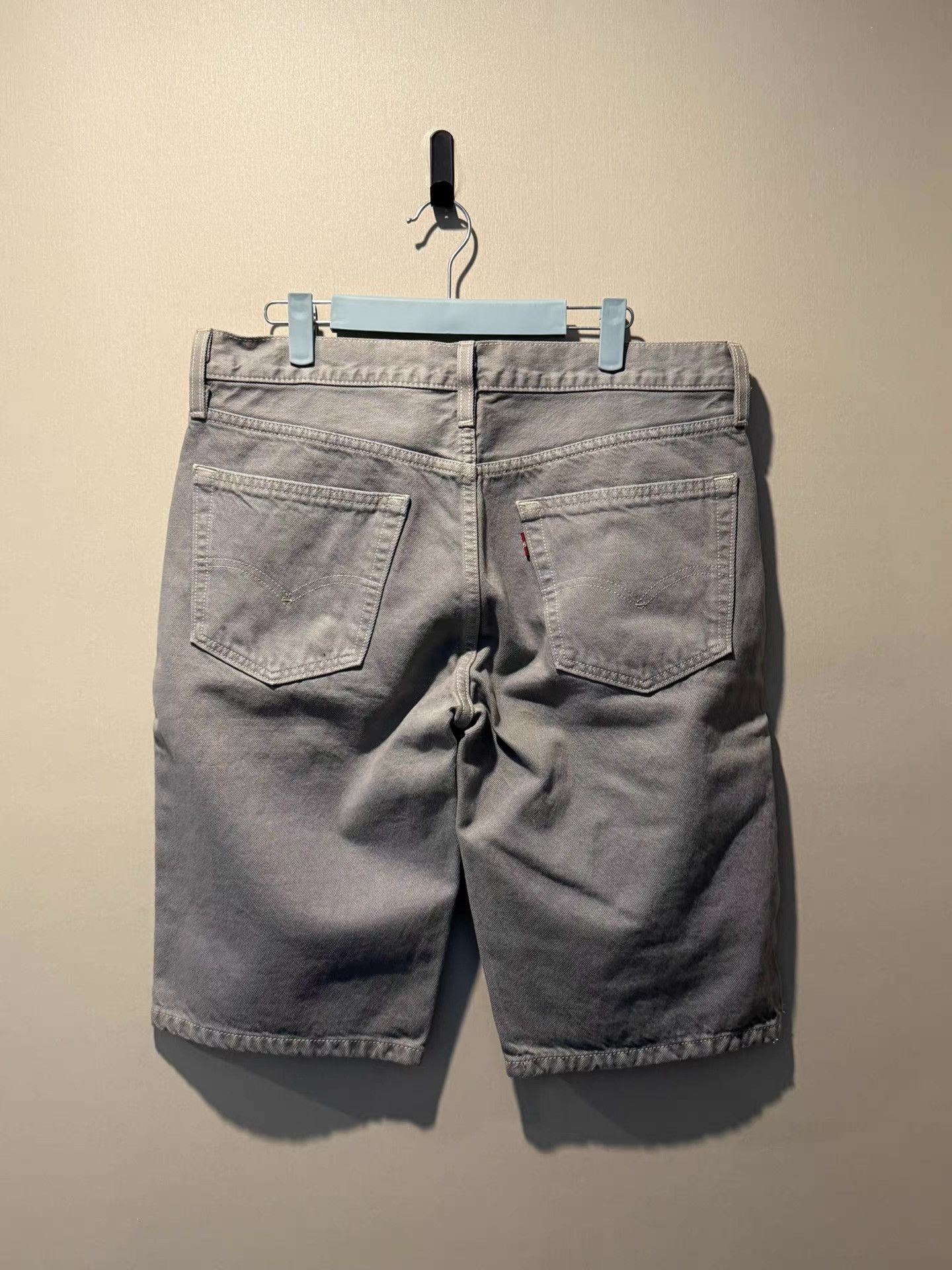 Levi's Levi's washed blue cropped jeans Ｑ20 Size US 34 / EU 50 - 2 Thumbnail