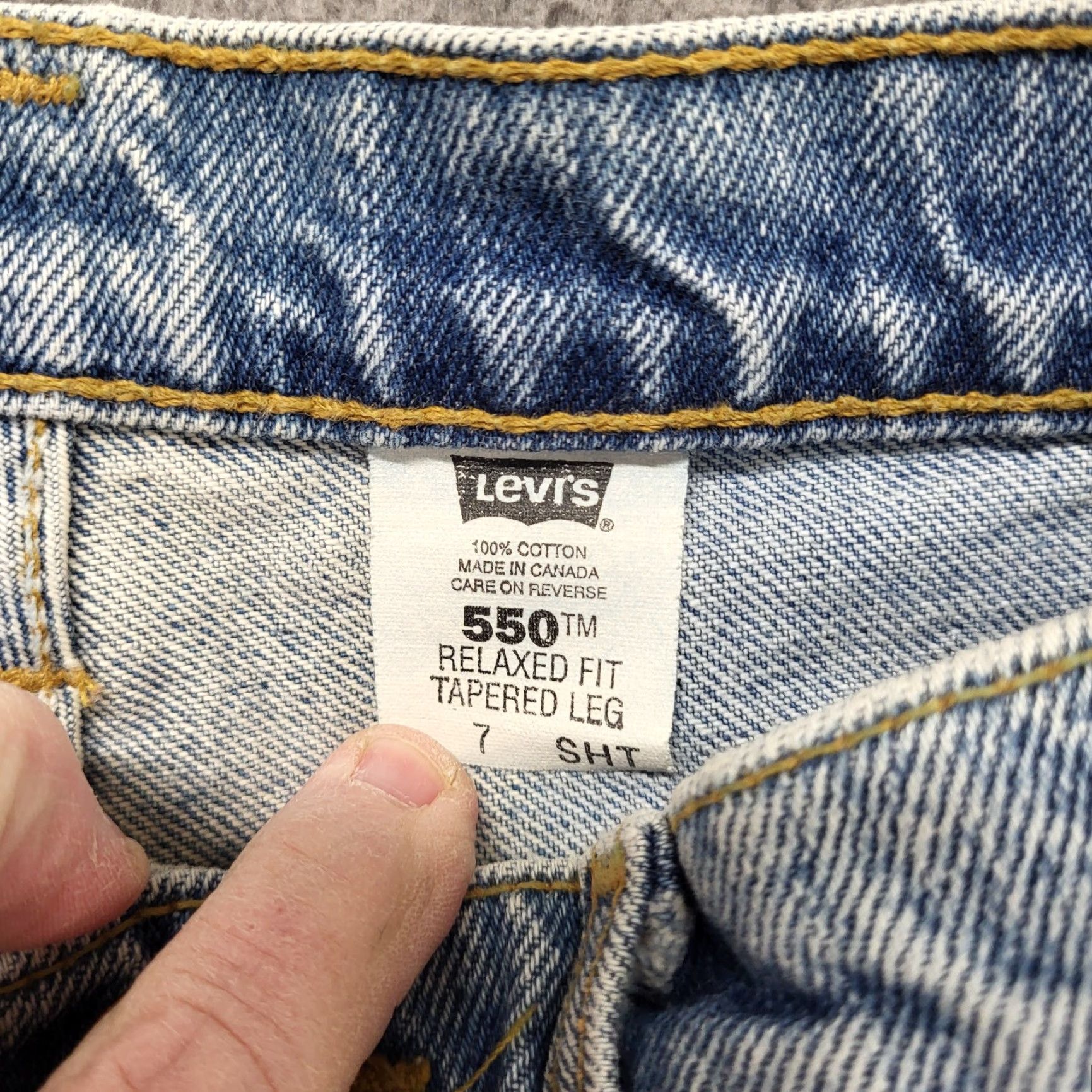 Levi's VINTAGE Levi's 550 Light Wash Relaxed Fit Tapered Leg Jeans Size 7 Short Women/Boys? No—Gender not specified. Size 28" / US 6 / IT 42 - 2 Thumbnail