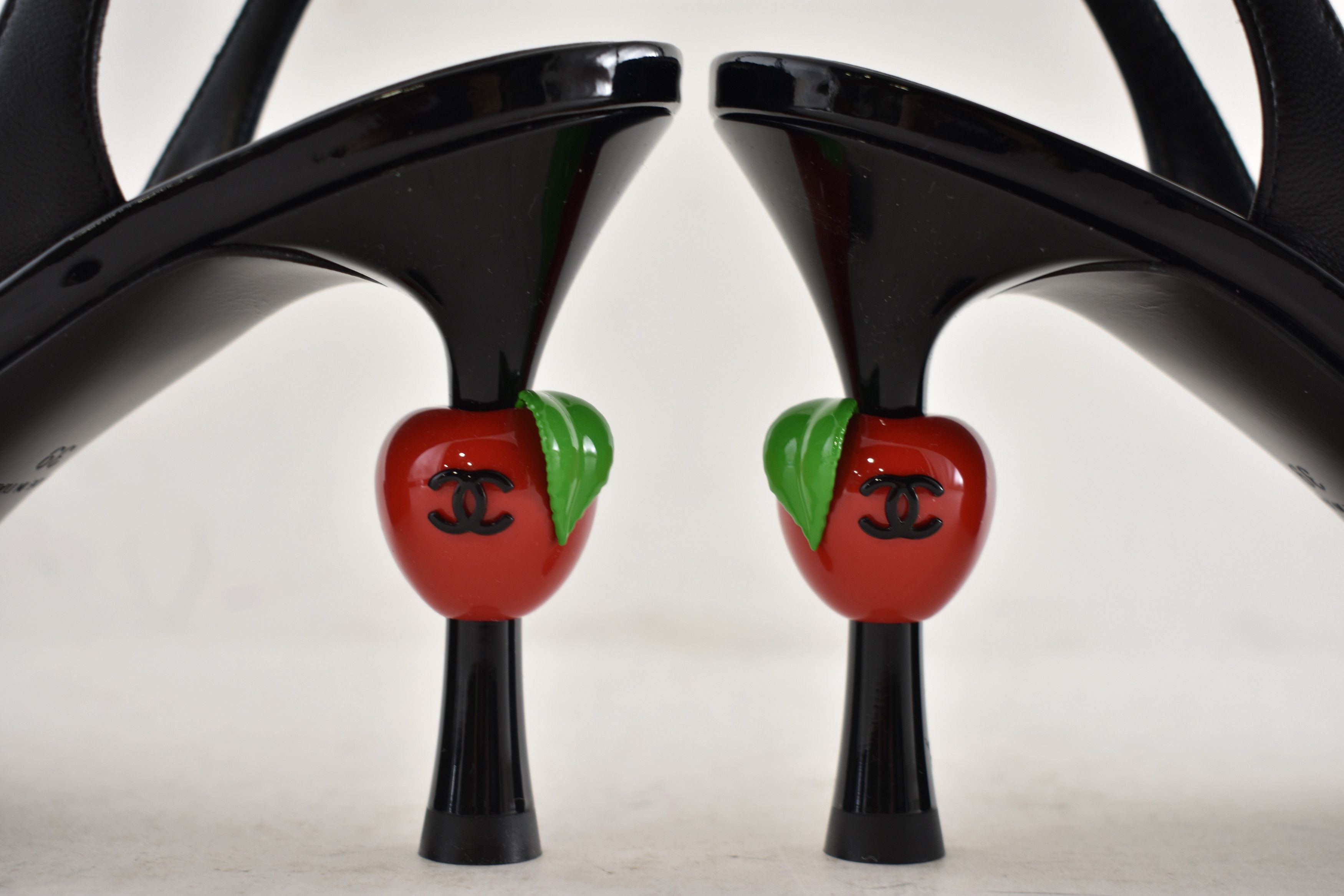 Chanel 26A Blazy Red Apple Sling CC Logo Slingback Heel Pump 39 Size US 9 / IT 39 - 18 Thumbnail