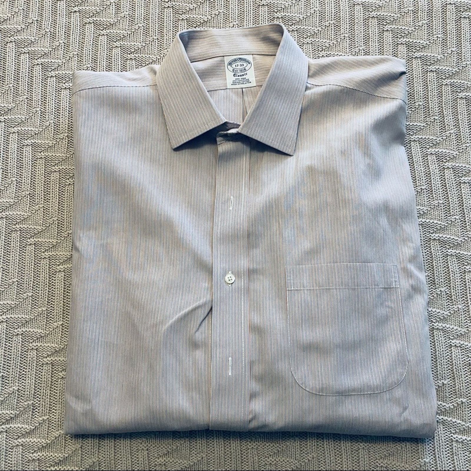 Brooks Brothers Brooks Brothers striped long sleeve button down dress shirt Size US XL / EU 56 / 4 - 1 Thumbnail