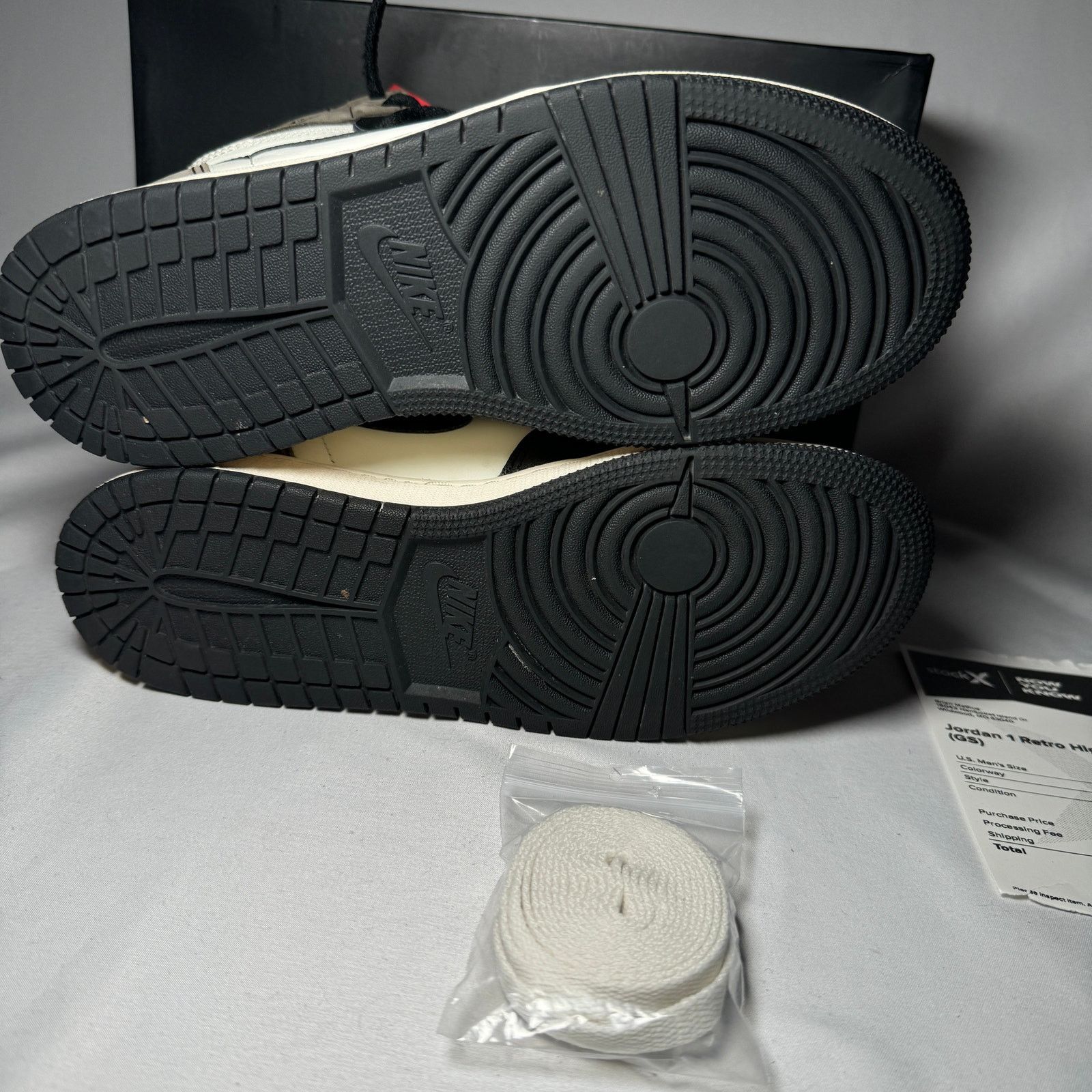Jordan Brand × Nike Size 6 Air Jordan 1 Retro High OG GS Dark Mocha Men's Shoes Size US 6 / EU 39 - 7 Thumbnail