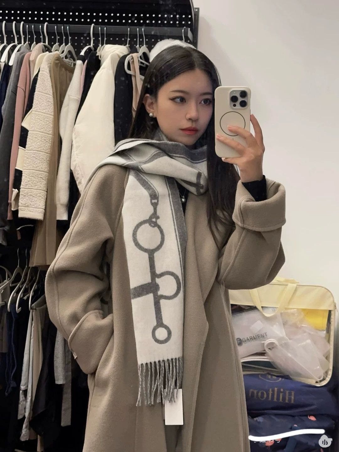 Hysteric Glamour Hermes CasaqueMors Cashmere Scarf Ivory/Medium Gray Size ONE SIZE - 2 Thumbnail