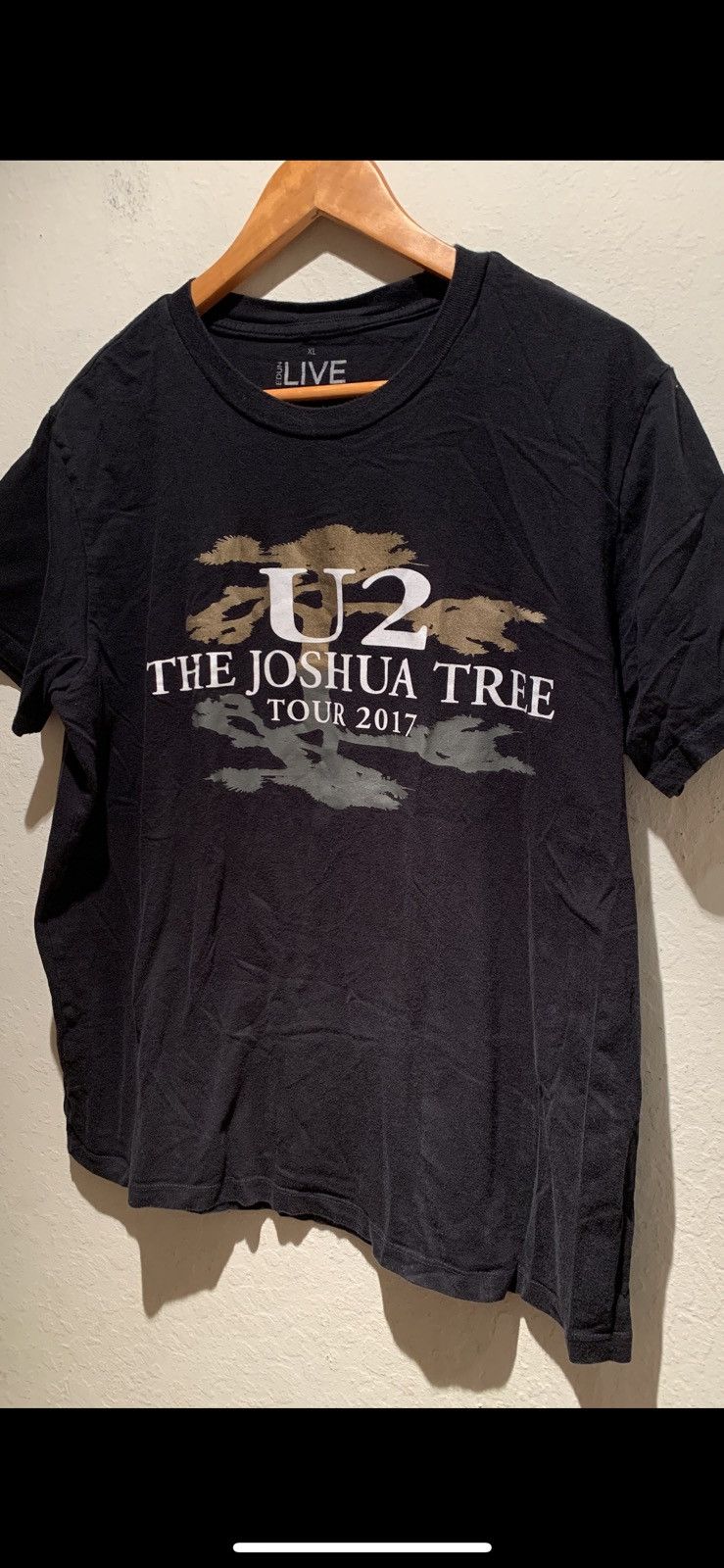 Band Tees *RARE* U2 Joshua Tree Tour Band T-Shirt Size US XL / EU 56 / 4 - 1 Thumbnail