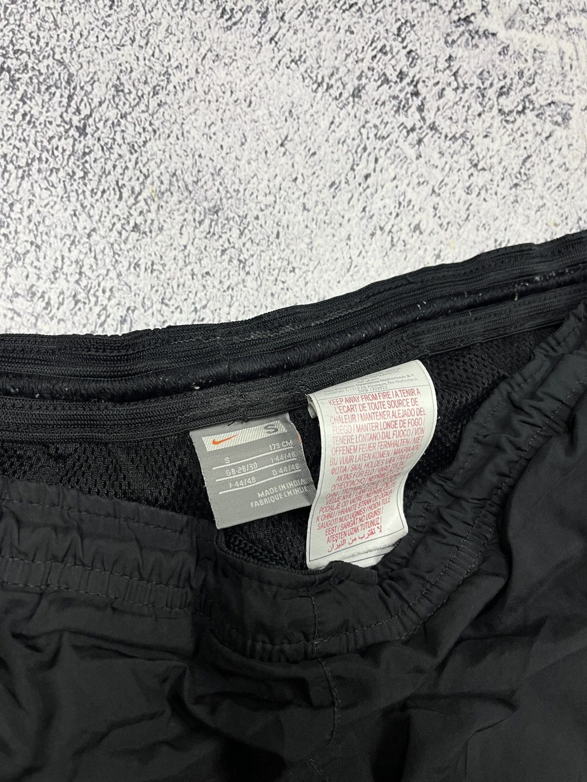 Nike Vintage Y2k Nike Manchester United Nylon Track Pants Drill Size US 30 / EU 46 - 16 Thumbnail