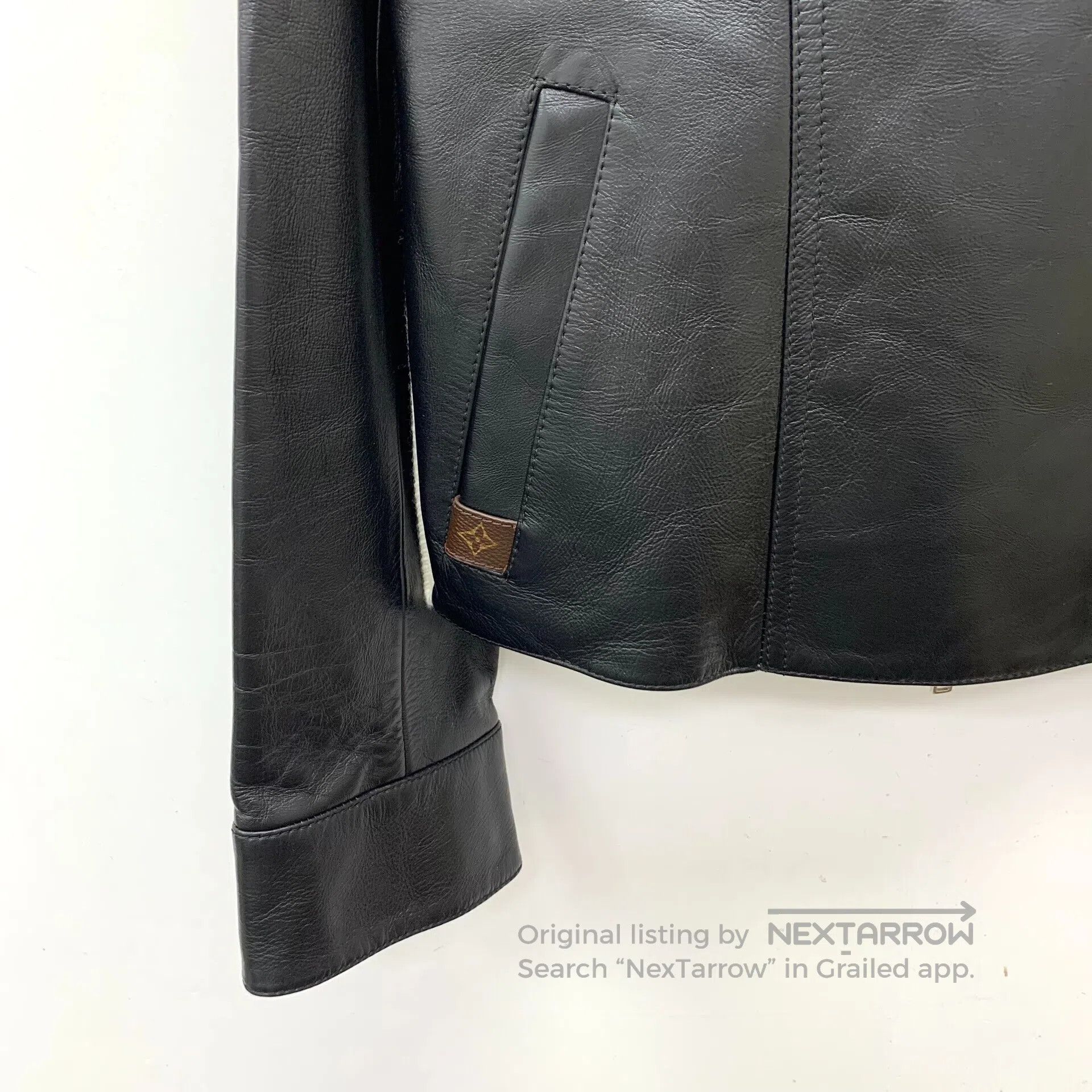 Louis Vuitton Louis Vuitton Black Lapel Sheepskin Long Sleeve Knit Patch Size XXS / US 00 / IT 34 - 4 Thumbnail