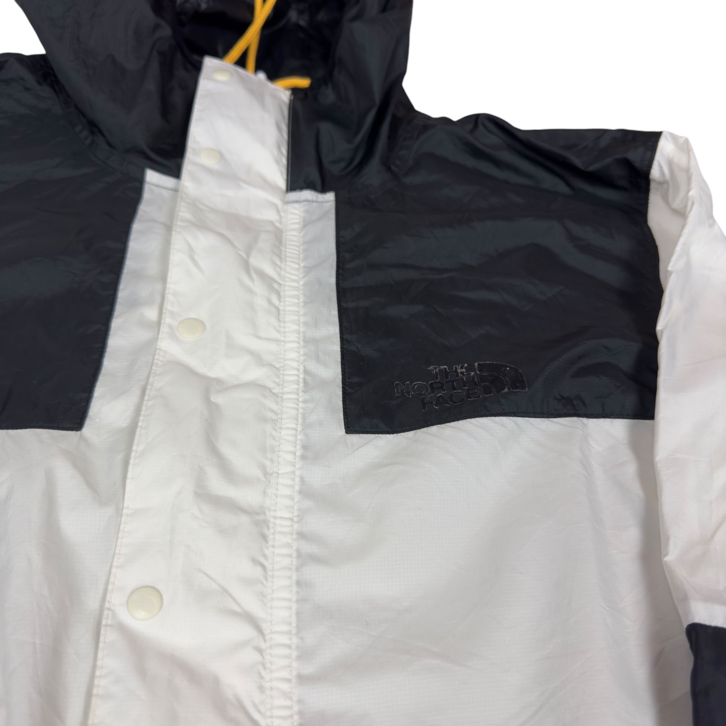 The North Face The North Face Men's White Black Hooded Snap Button Jacket L Size US L / EU 52-54 / 3 - 2 Thumbnail