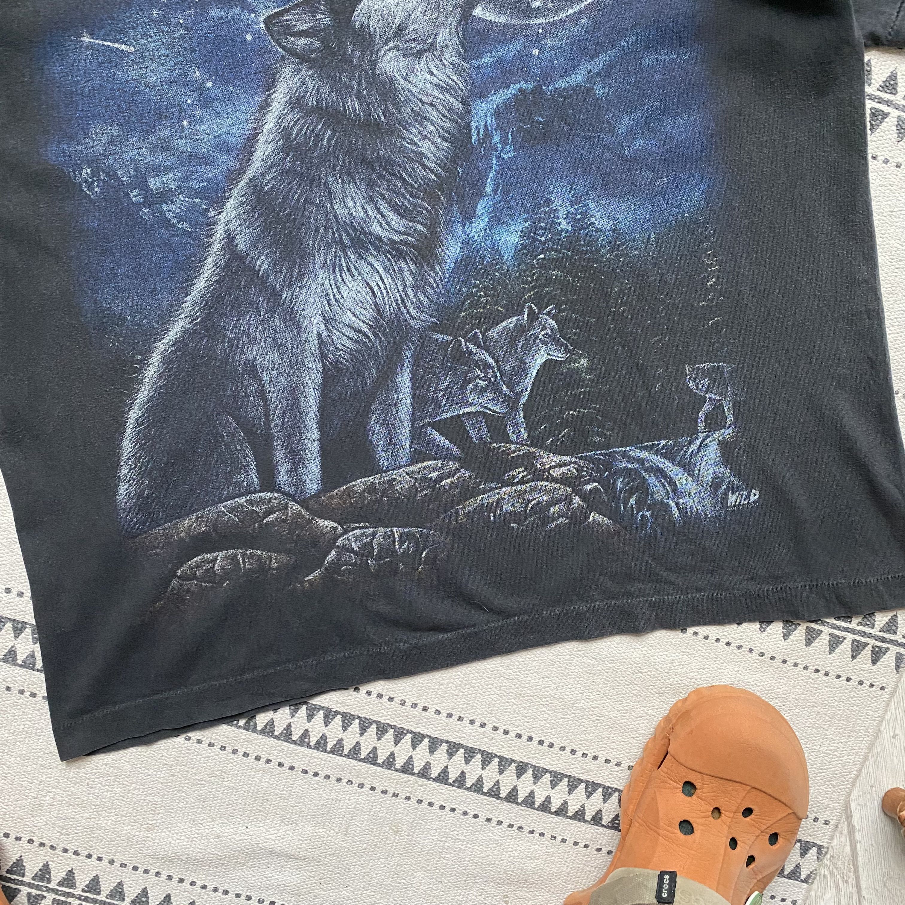 The Mountain 🐺 Vintage 90s Faded Animal Wolf Forest tee WILD Wolves Size US M / EU 48-50 / 2 - 3 Thumbnail