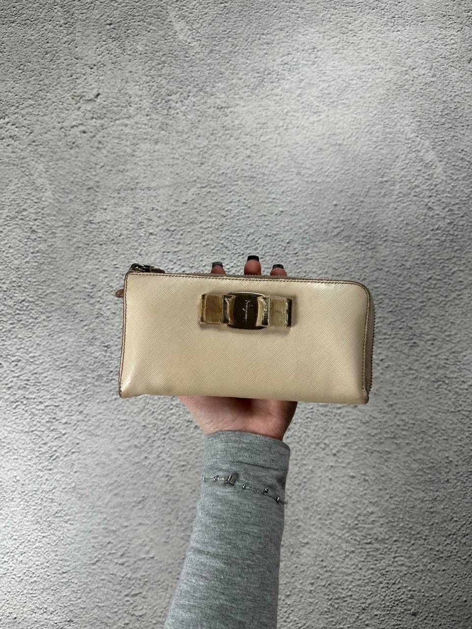 Salvatore Ferragamo Vintage Salvatore Ferragamo Leather Beige Wallet Old Money Size ONE SIZE - 1 Thumbnail