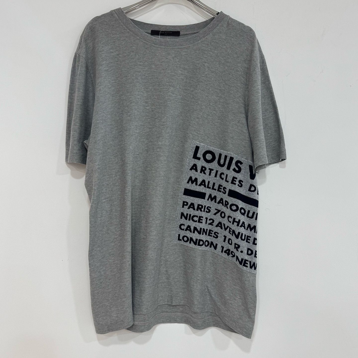 Louis Vuitton Louis Vuitton Graphic Logo T-Shirt Size XL Size US XL / EU 56 / 4 - 1 Thumbnail