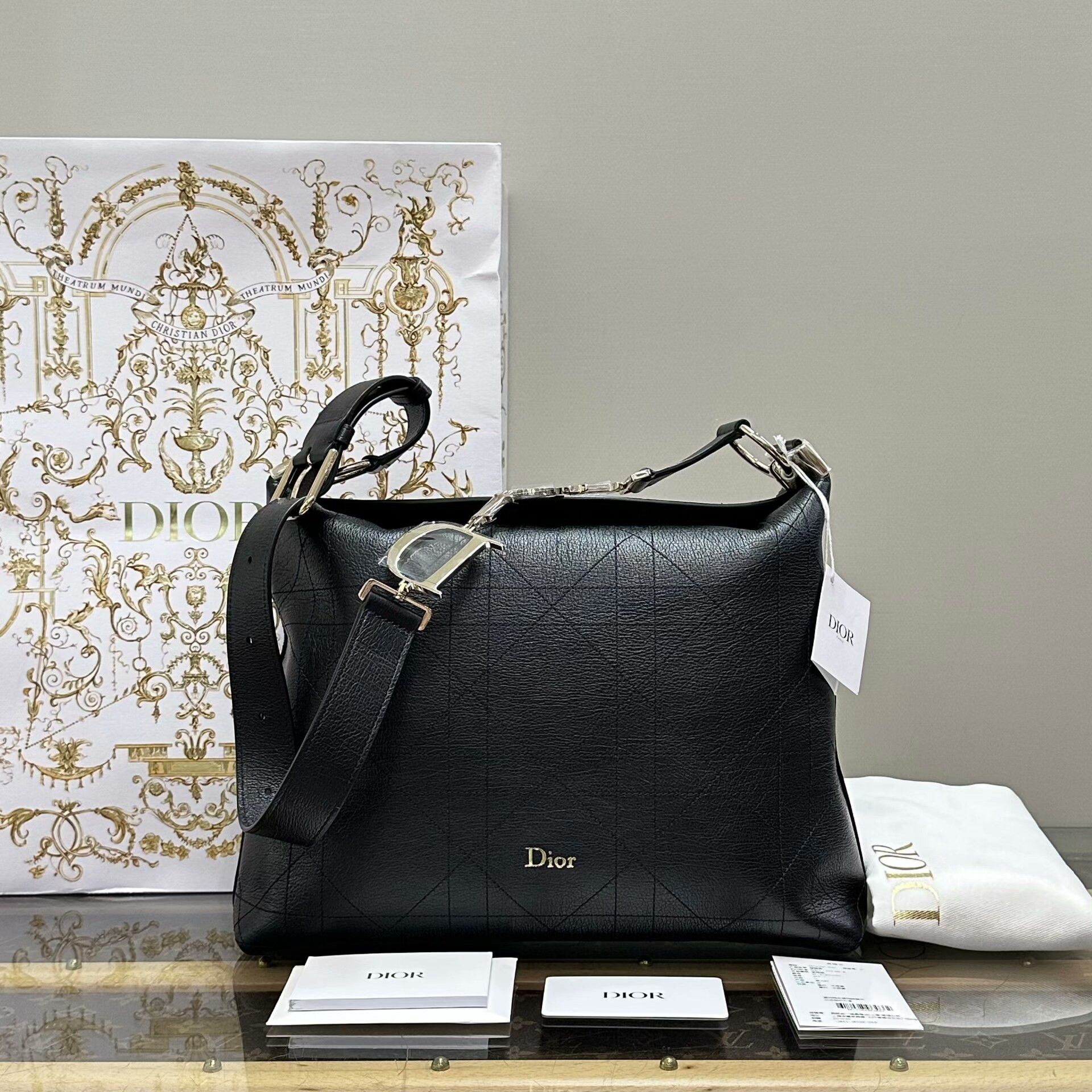 Dior Pre-loved Bag Very good condition Size ONE SIZE - 1 Thumbnail