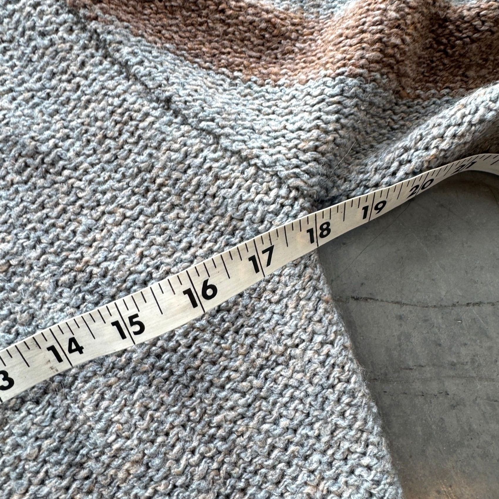 Vintage VINTAGE Y2K Beige Grey Knit Turtleneck Longsleeve Women’s Sweater Medium Size M / US 6-8 / IT 42-44 - 4 Thumbnail
