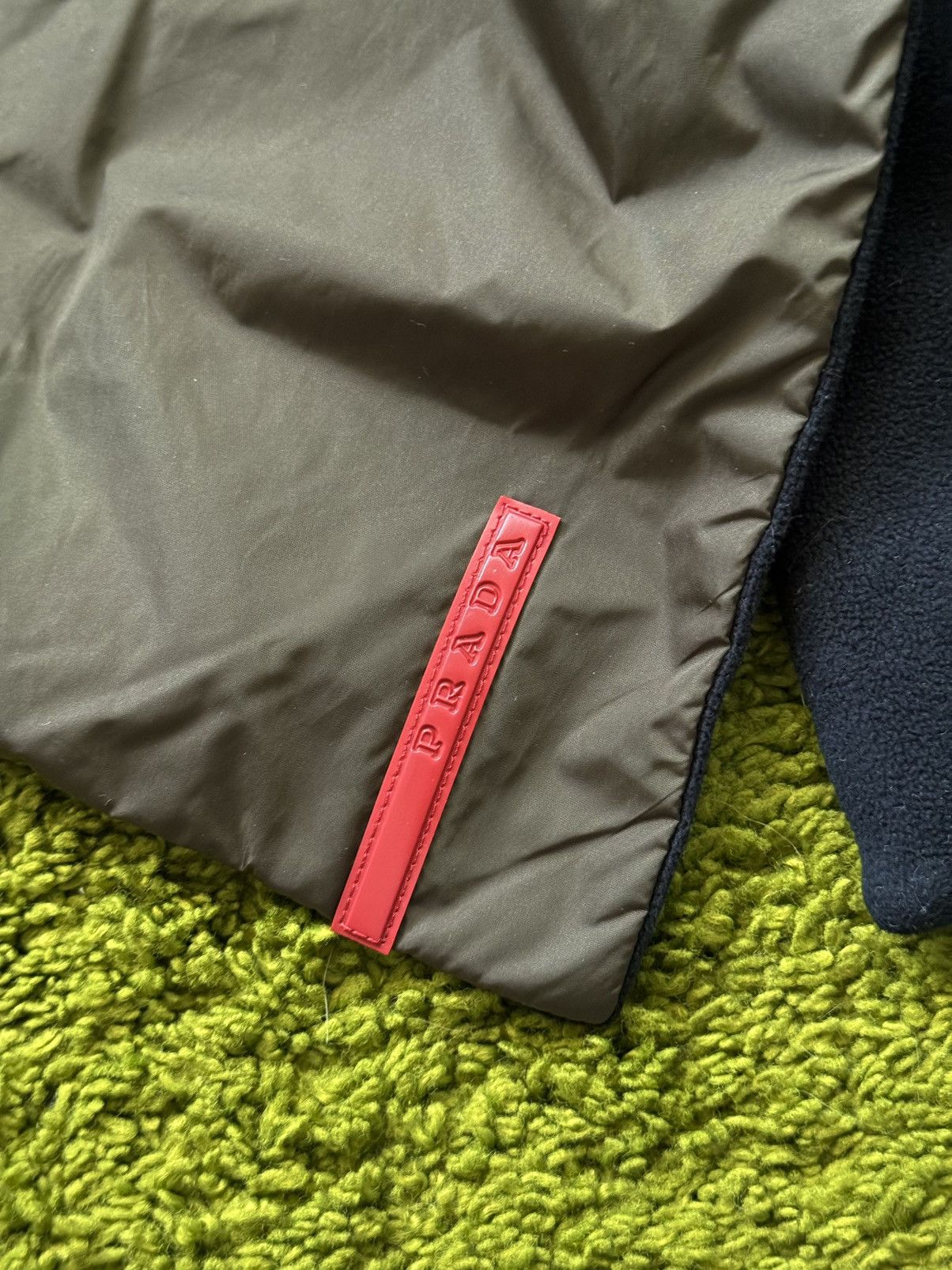 Prada × Vintage Prada 2000s vintage nylon fleece red tab scarf Size ONE SIZE - 6 Thumbnail