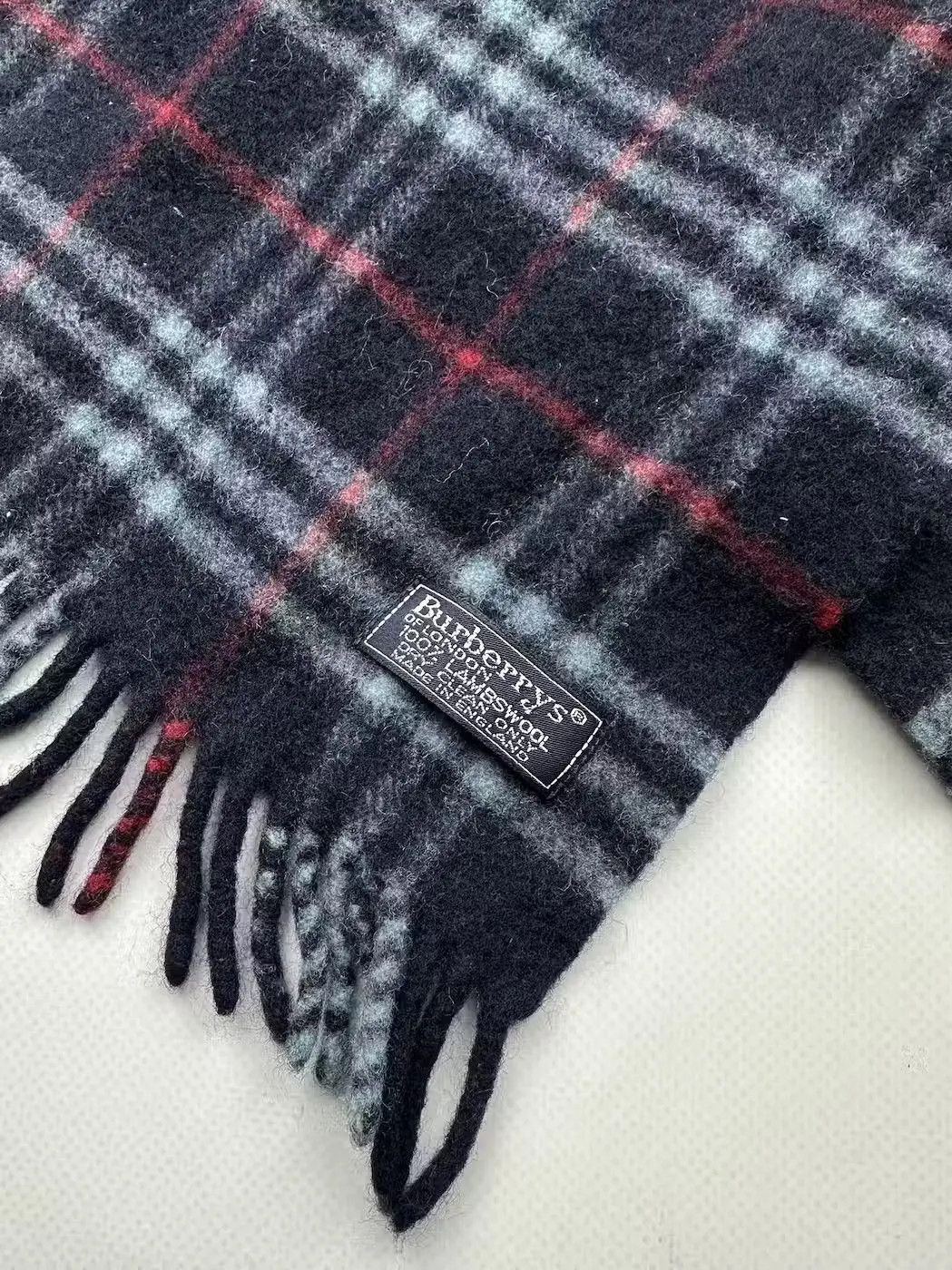 Burberry Burberry Nova Check Vintage Scarf 100% Lambswool (173) Size ONE SIZE - 4 Thumbnail