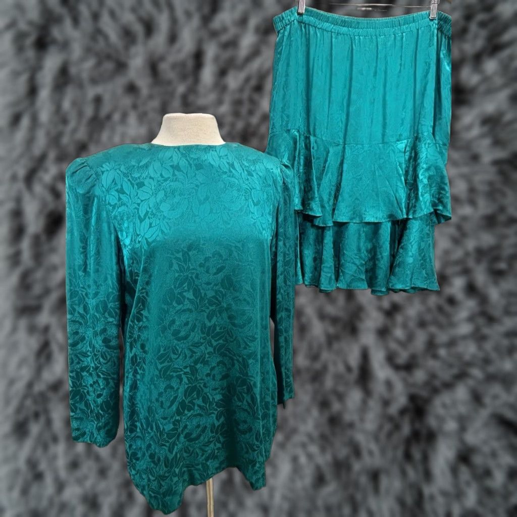 Vintage VINTAGE Silk Studio 2 Pc Skirt Set Outfit Women's 18 Plus Green Silk Shirt Tiered Skirt 1980s Cocktail Mens? Womens Size XXL / US 16-18 / IT 52-54 - 1 Thumbnail