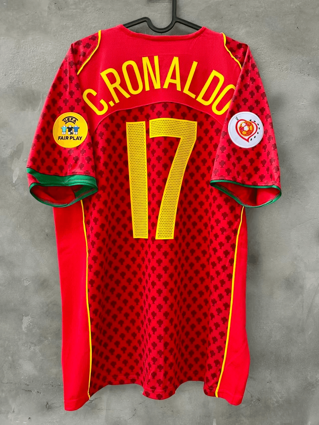 Other 2004 Portugal C Ronaldo Jersey Home Size US L / EU 52-54 / 3 - 1 Thumbnail